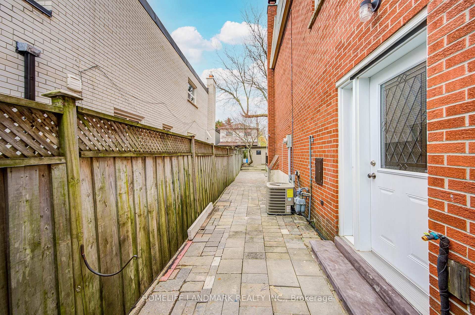 Photo 35 of 53 Chipwood Crescent, North York, Pleasant View — HOMEH