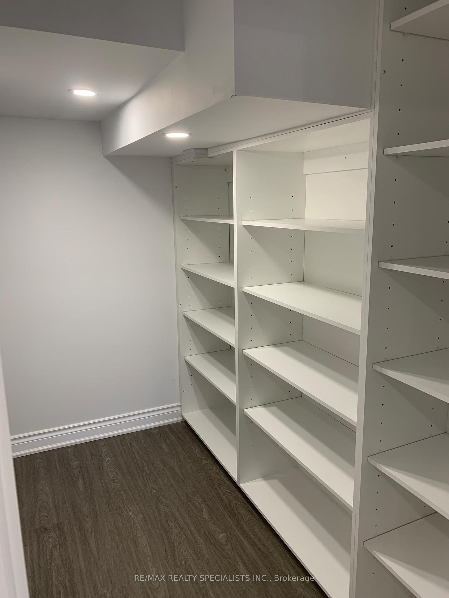 Photo 7 of Unit Bsmt, 6 Faust Ridge, Vaughan, Kleinburg — HOMEH
