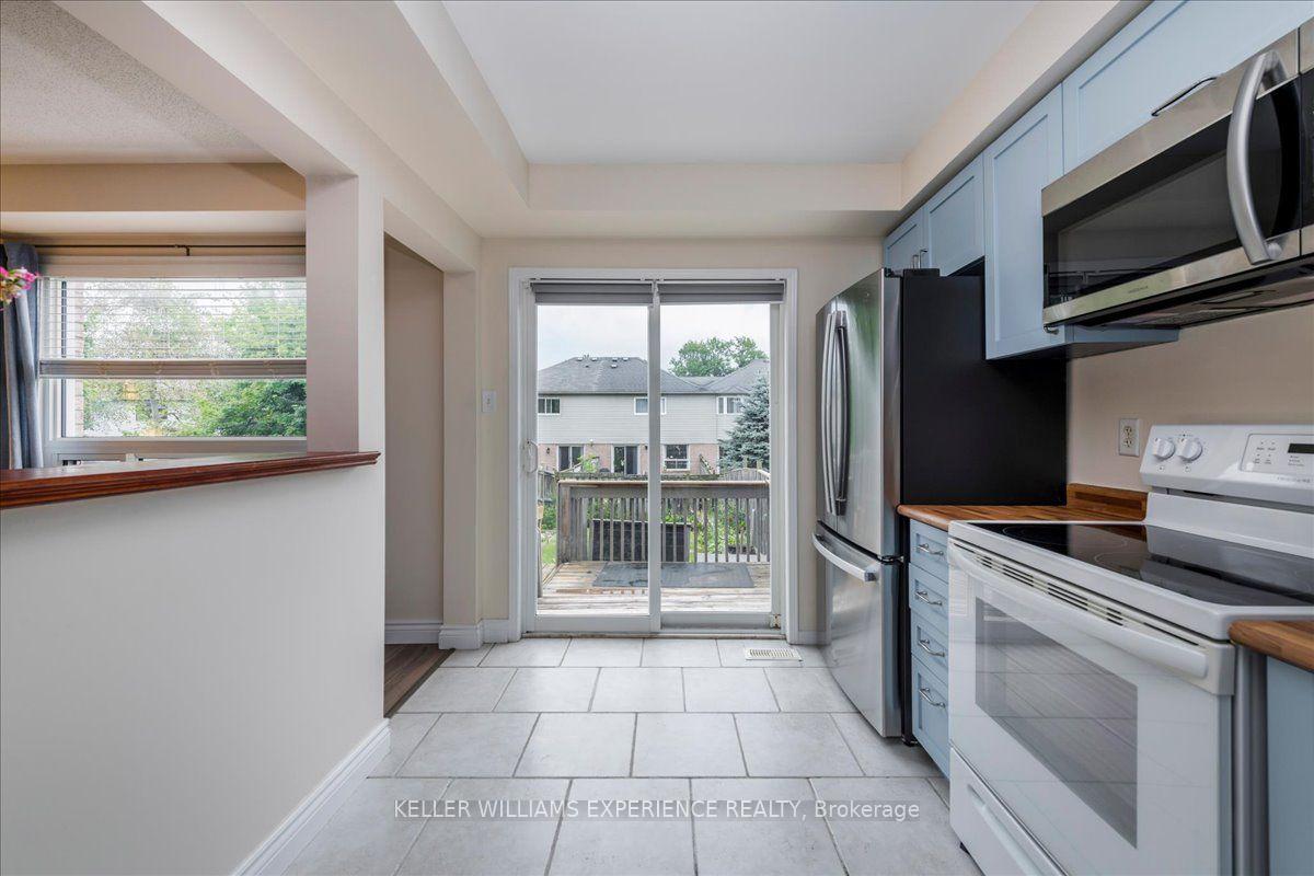 Photo 11 of 10 Sunset Place, Barrie, Holly — HOMEH