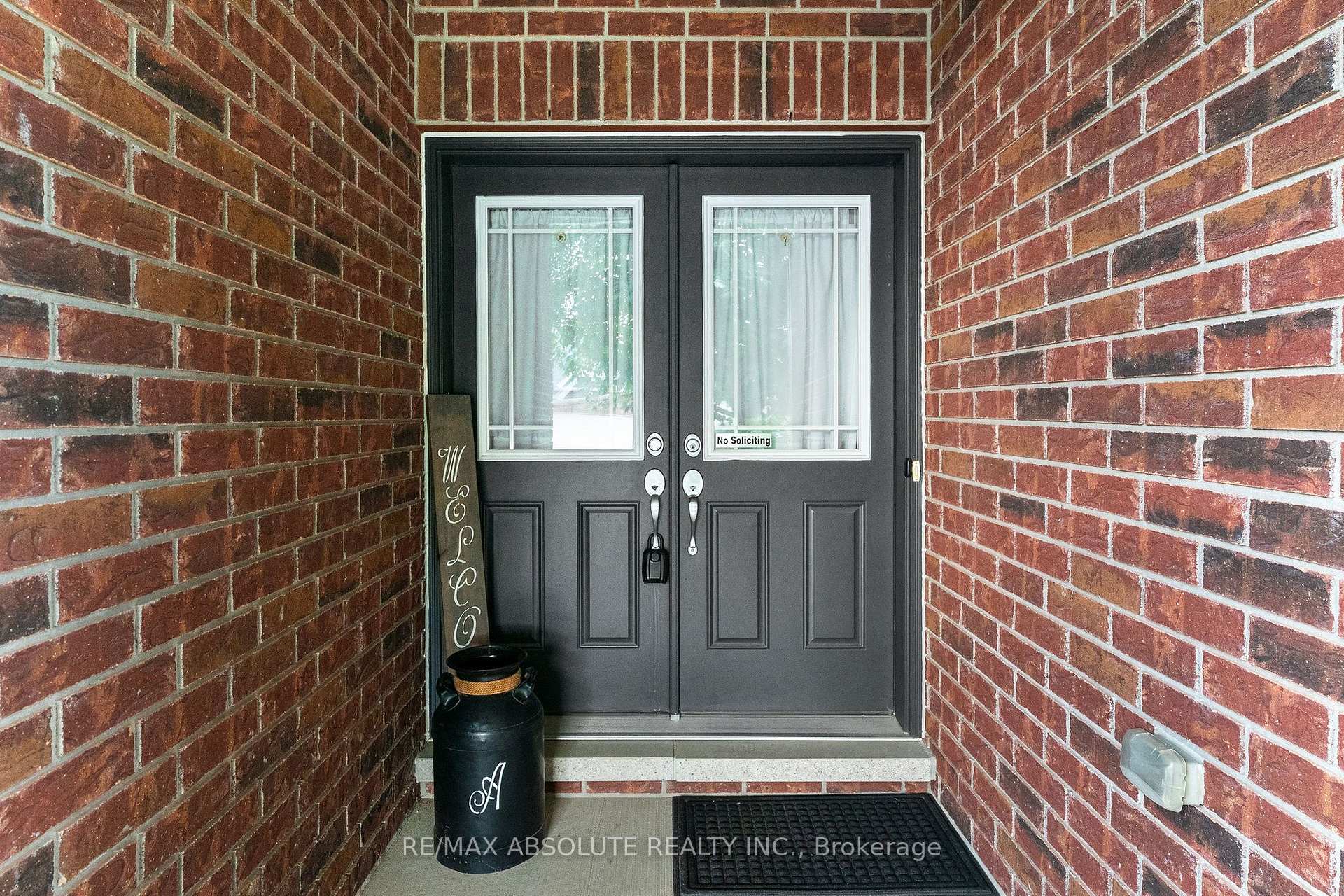 Photo 2 of 189 Edey Street, Arnprior, Arnprior — HOMEH