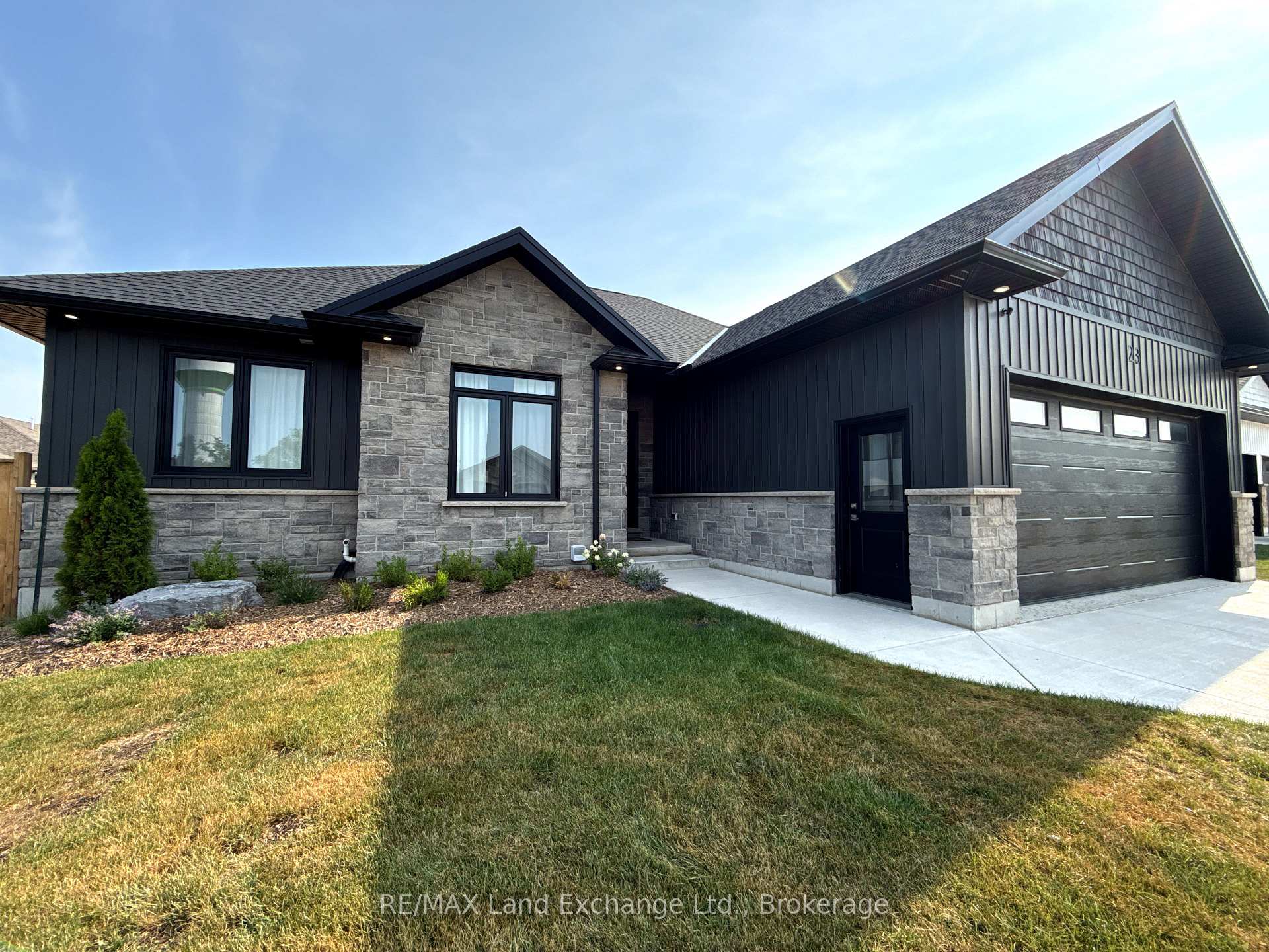 Photo 2 of 23 Mctavish Crescent, Huron-Kinloss — HOMEH