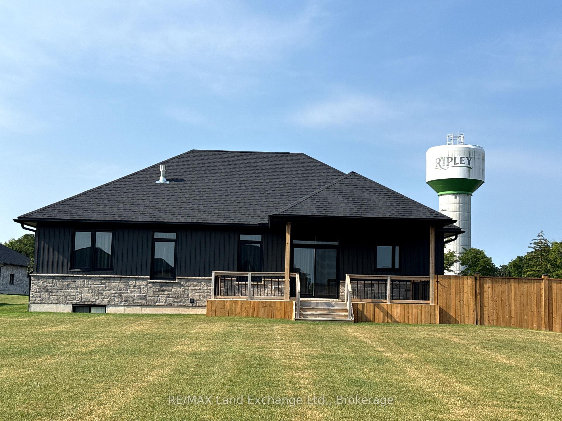 Photo 3 of 23 Mctavish Crescent, Huron-Kinloss — HOMEH