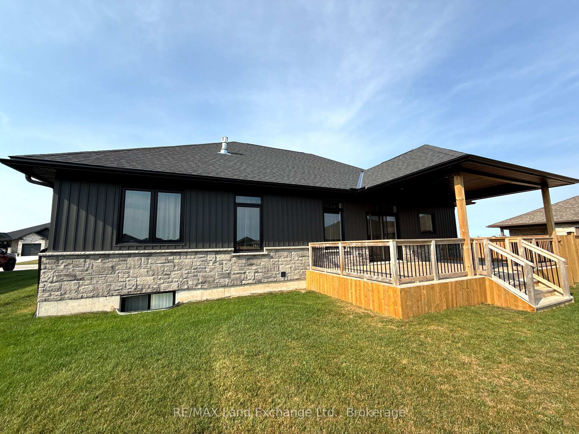 Photo 4 of 23 Mctavish Crescent, Huron-Kinloss — HOMEH