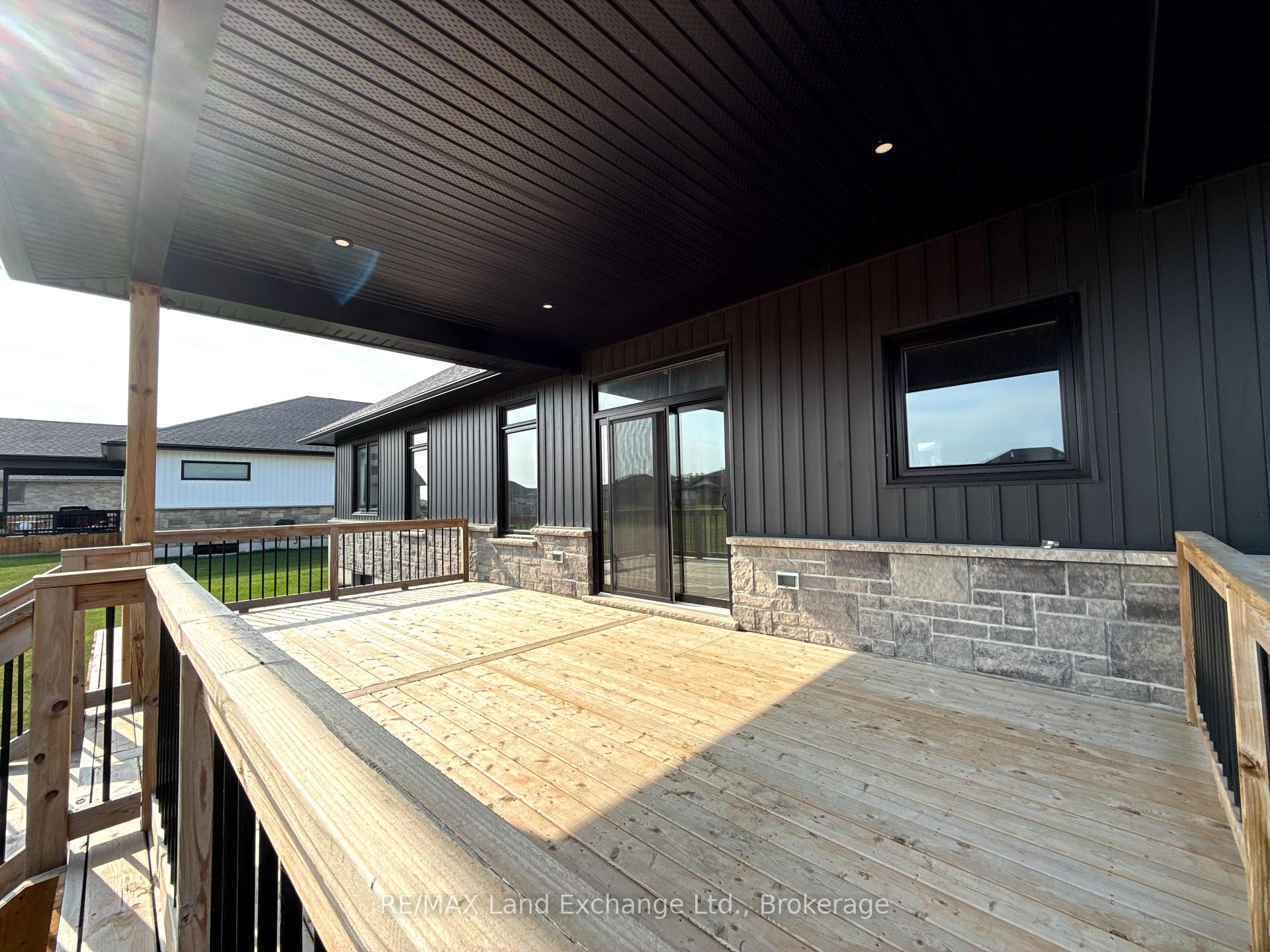 Photo 5 of 23 Mctavish Crescent, Huron-Kinloss — HOMEH