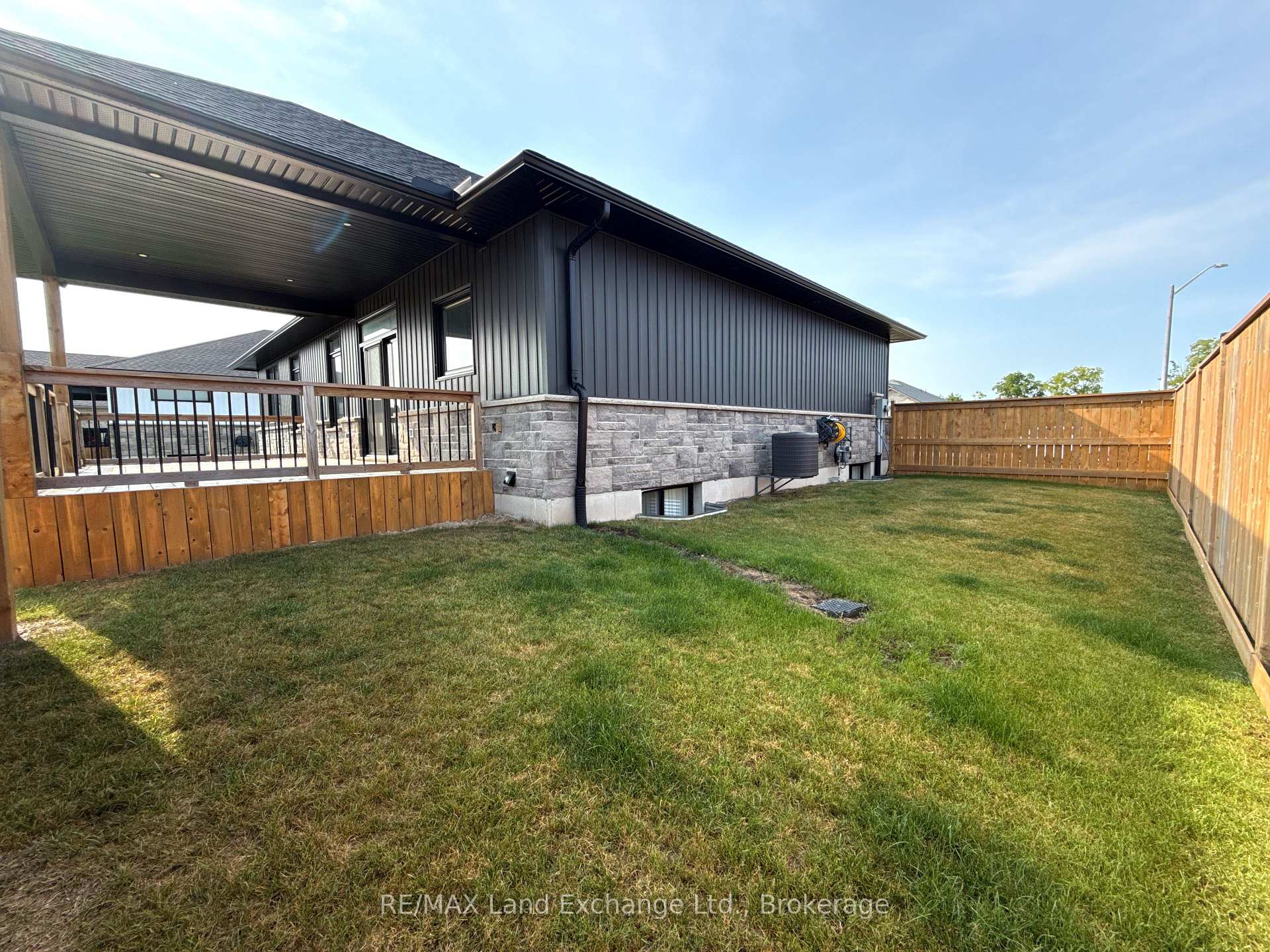 Photo 6 of 23 Mctavish Crescent, Huron-Kinloss — HOMEH