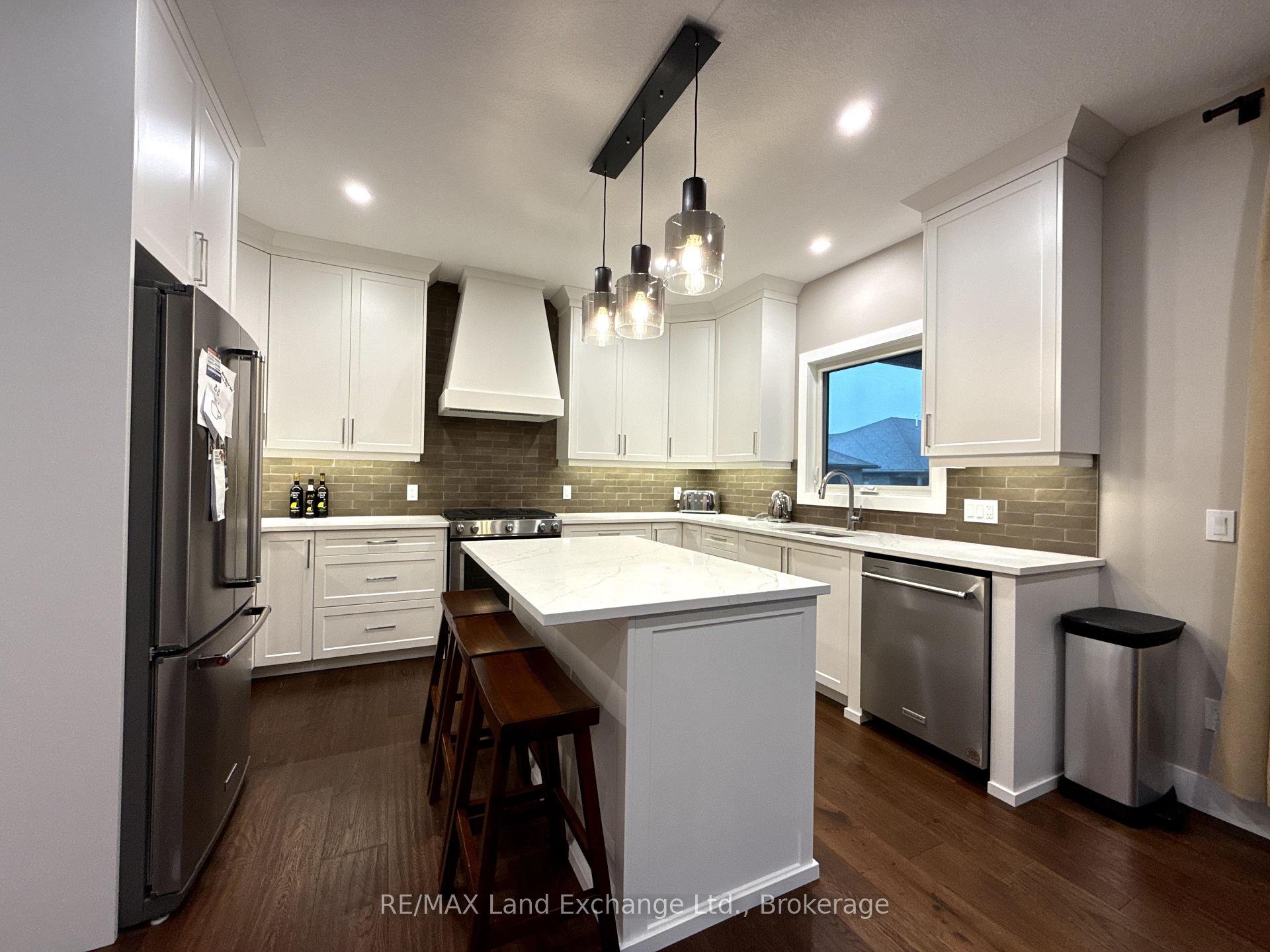 Photo 9 of 23 Mctavish Crescent, Huron-Kinloss — HOMEH
