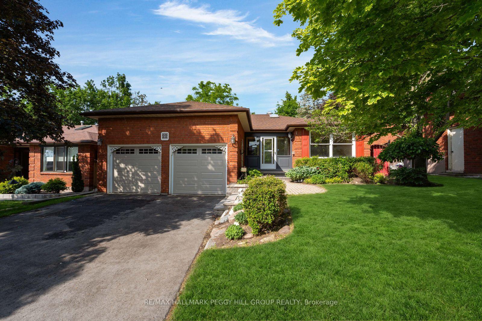 Photo 2 of 22 Richler Crescent, Barrie, Letitia Heights — HOMEH