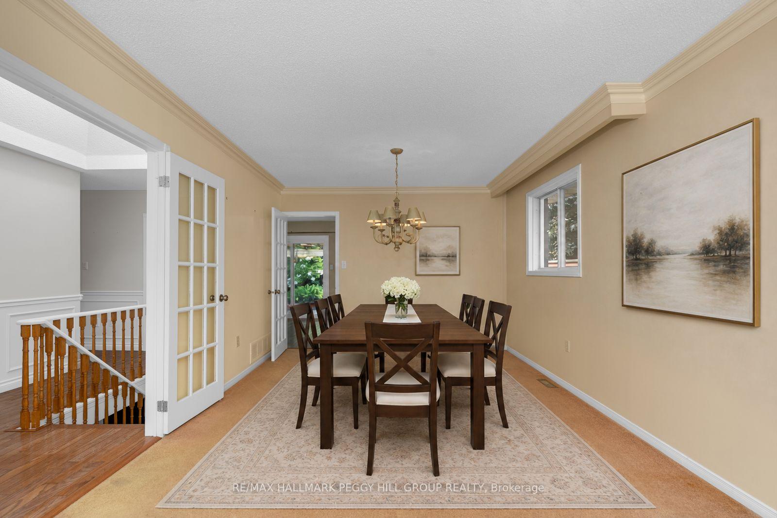 Photo 4 of 22 Richler Crescent, Barrie, Letitia Heights — HOMEH