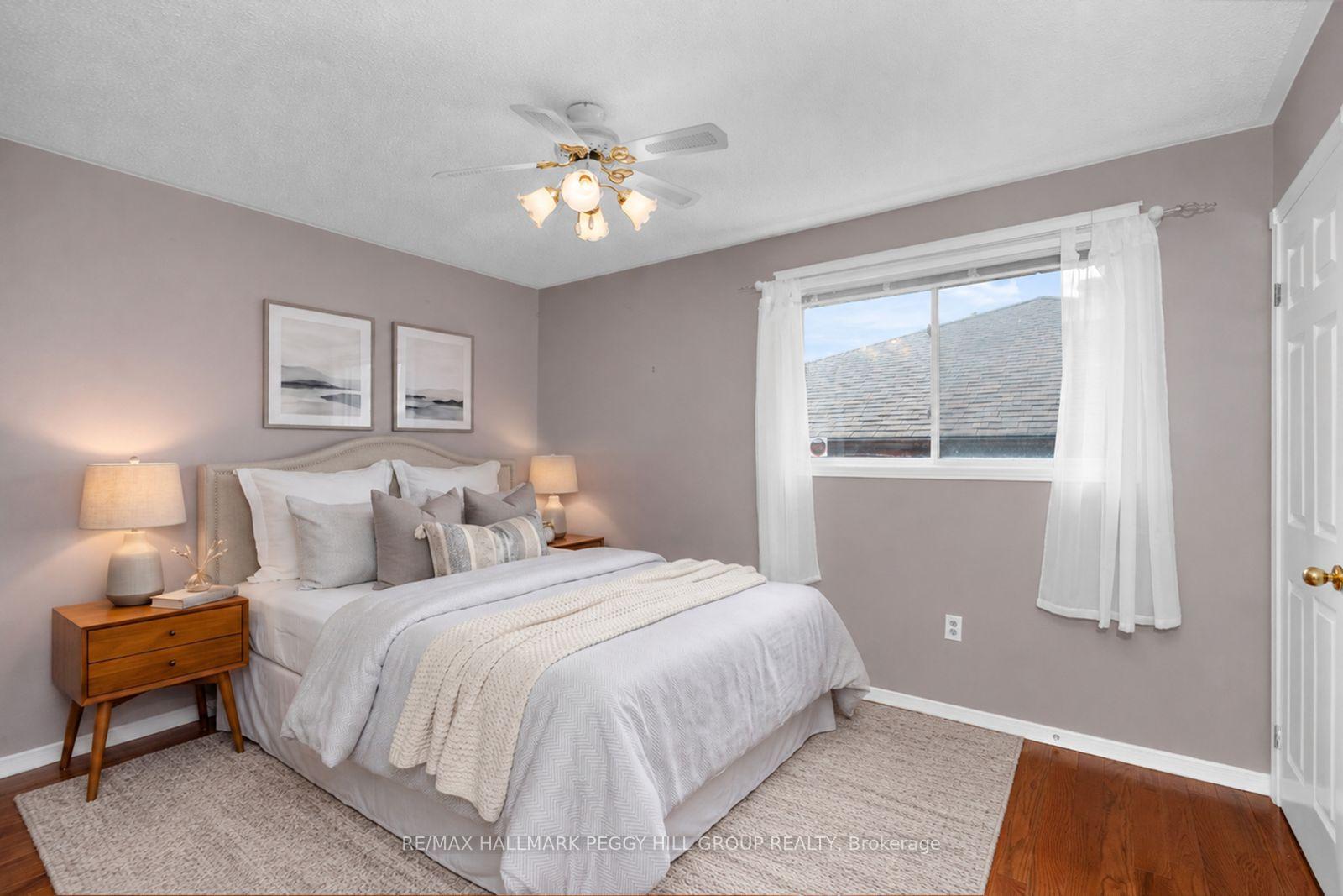 Photo 9 of 22 Richler Crescent, Barrie, Letitia Heights — HOMEH