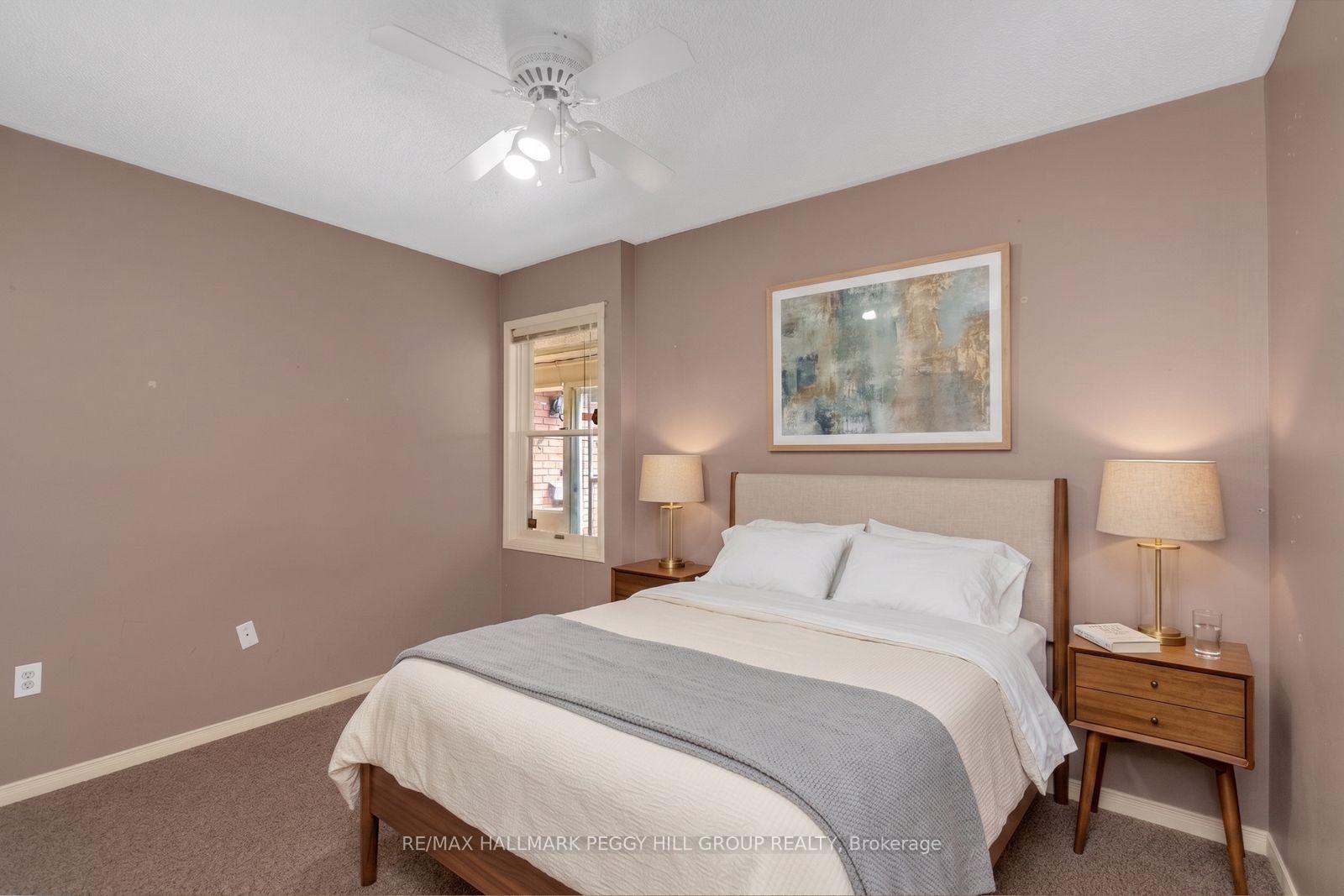 Photo 10 of 22 Richler Crescent, Barrie, Letitia Heights — HOMEH