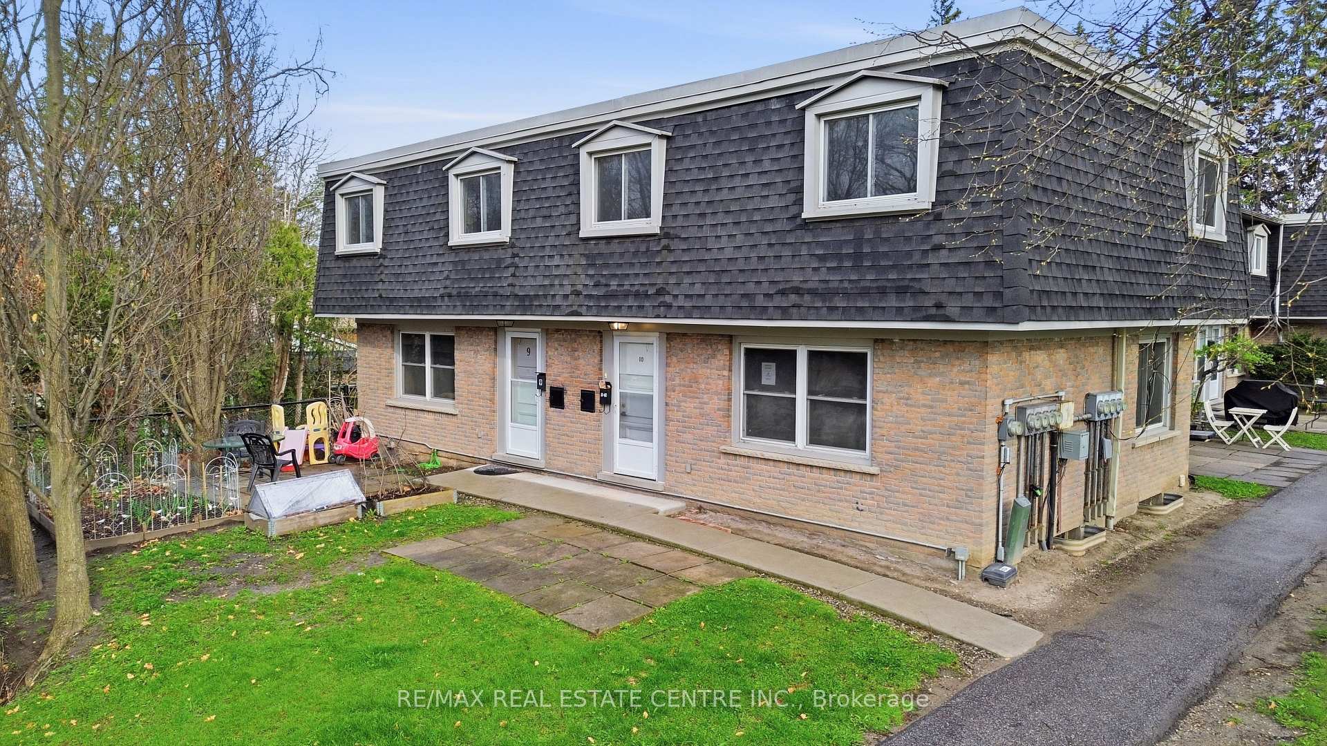 Photo of Unit 10, 76 Borden Parkway