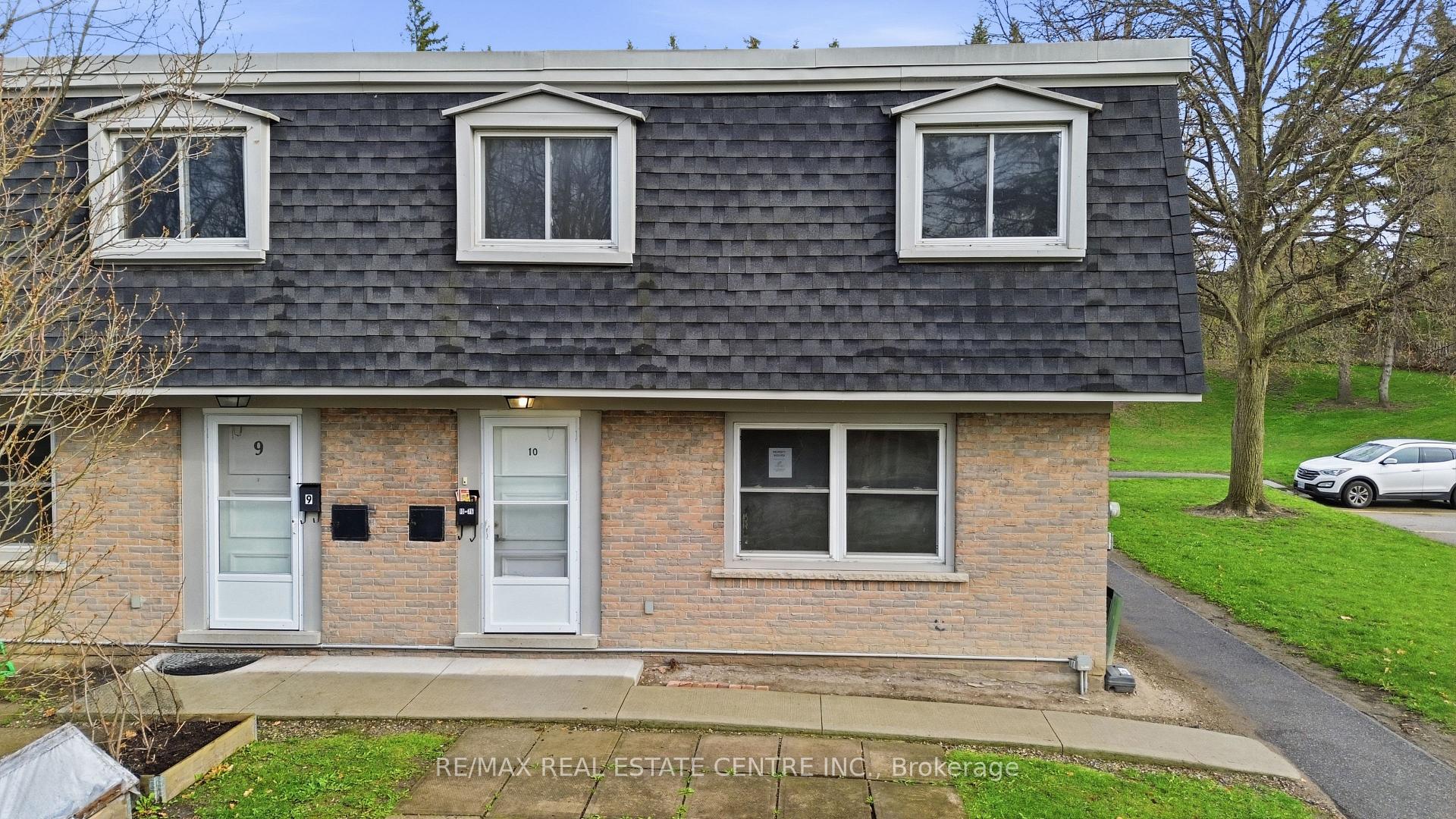 Photo 3 of Unit 10, 76 Borden Parkway, Kitchener, King East — HOMEH