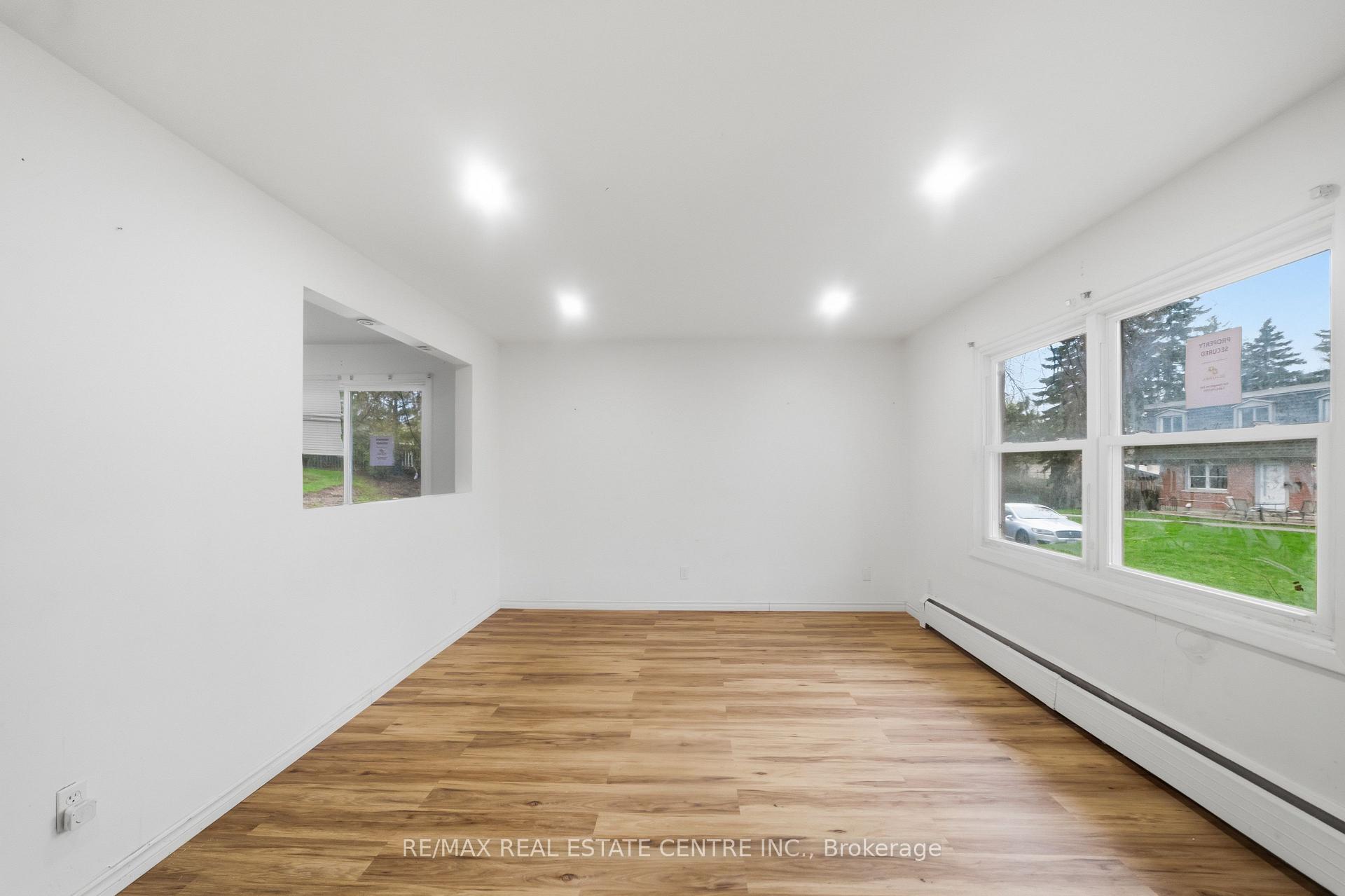 Photo 6 of Unit 10, 76 Borden Parkway, Kitchener, King East — HOMEH