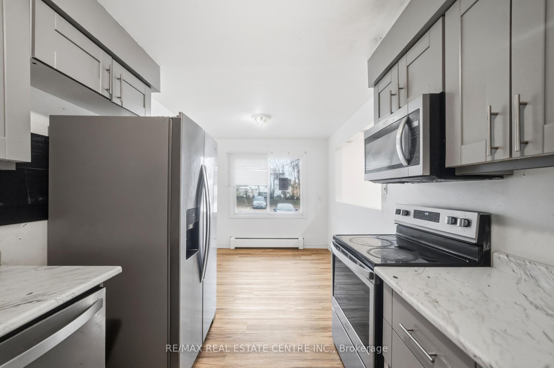 Photo 9 of Unit 10, 76 Borden Parkway, Kitchener, King East — HOMEH