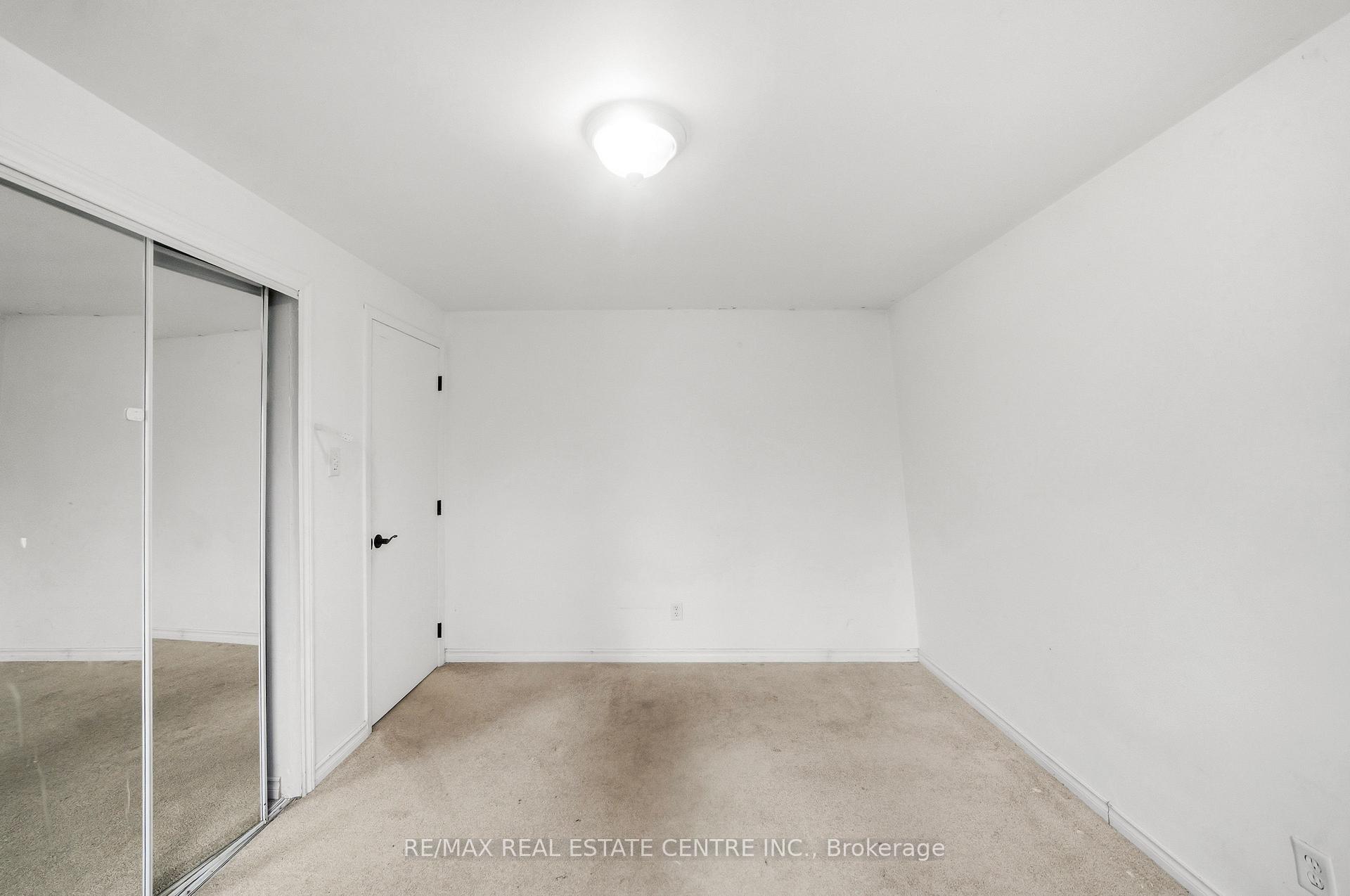 Photo 11 of Unit 10, 76 Borden Parkway, Kitchener, King East — HOMEH