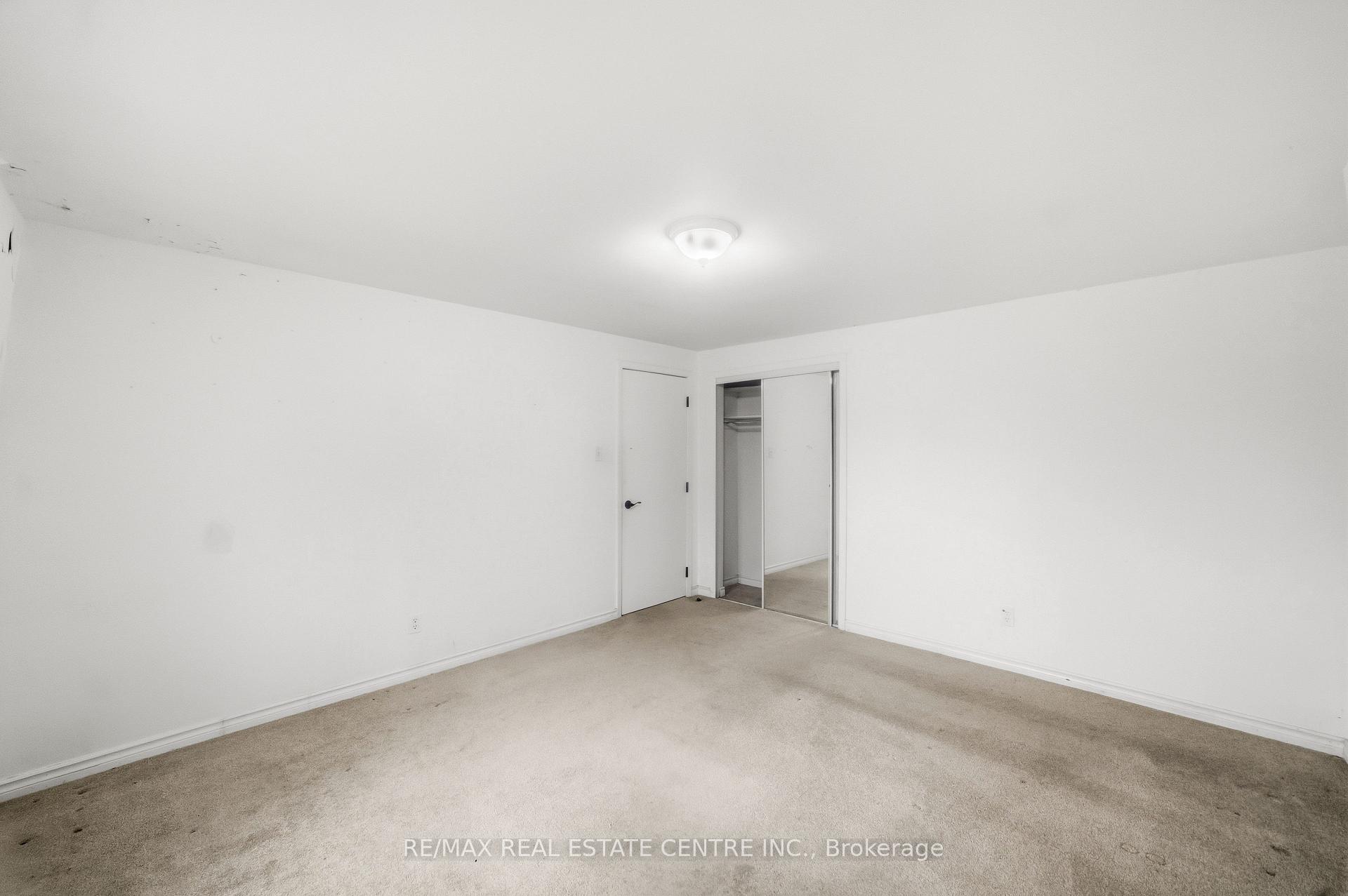 Photo 12 of Unit 10, 76 Borden Parkway, Kitchener, King East — HOMEH