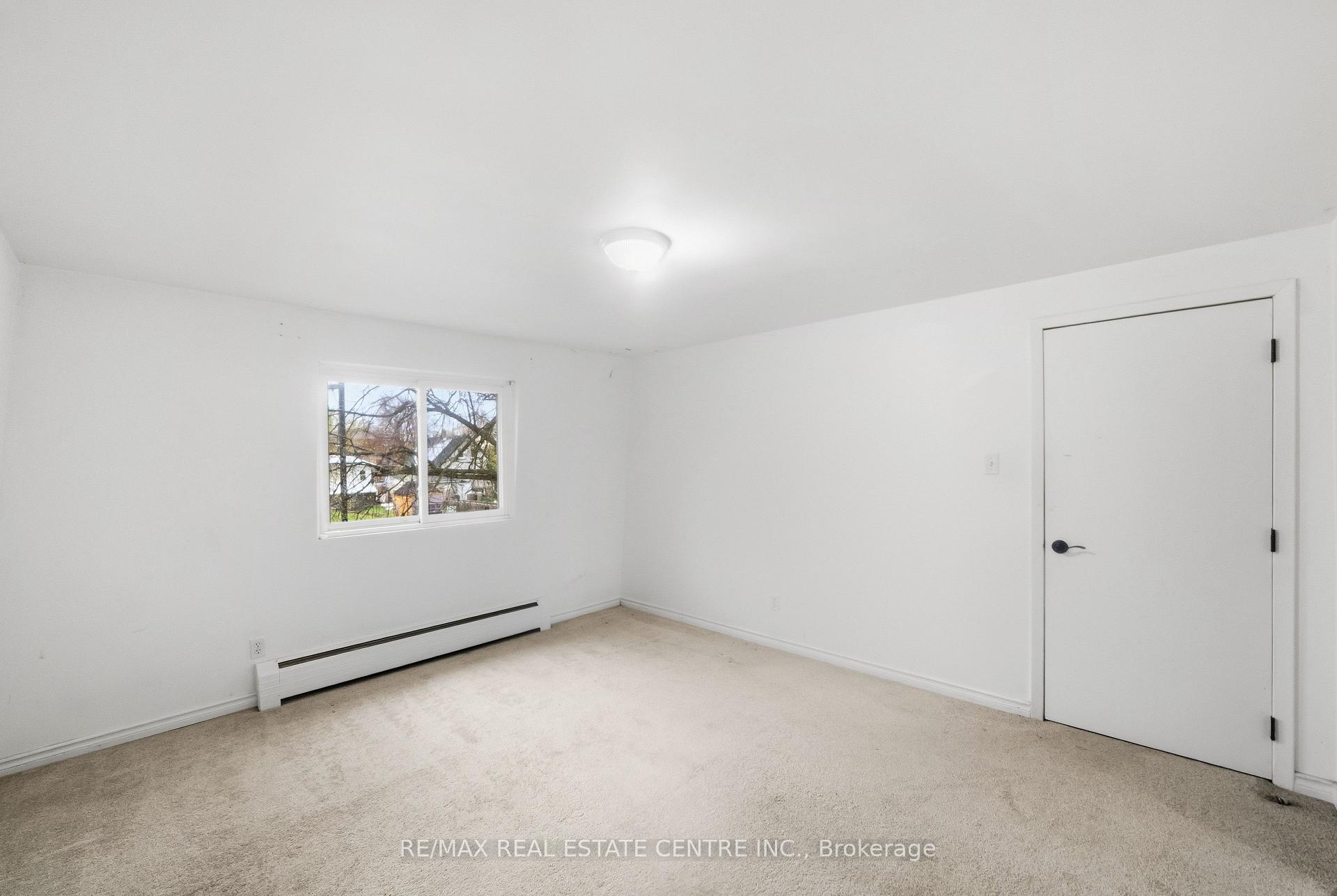 Photo 13 of Unit 10, 76 Borden Parkway, Kitchener, King East — HOMEH