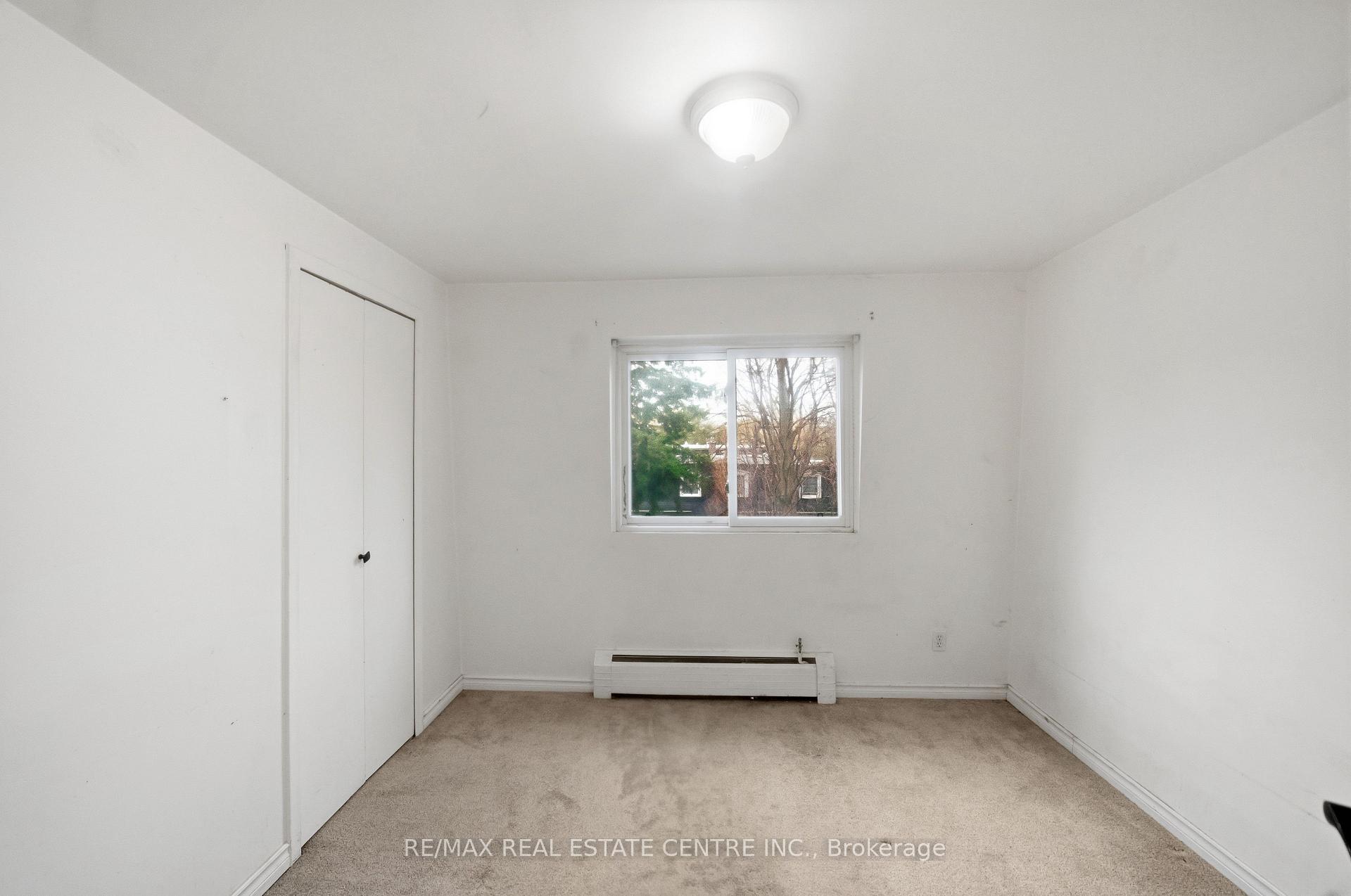 Photo 19 of Unit 10, 76 Borden Parkway, Kitchener, King East — HOMEH