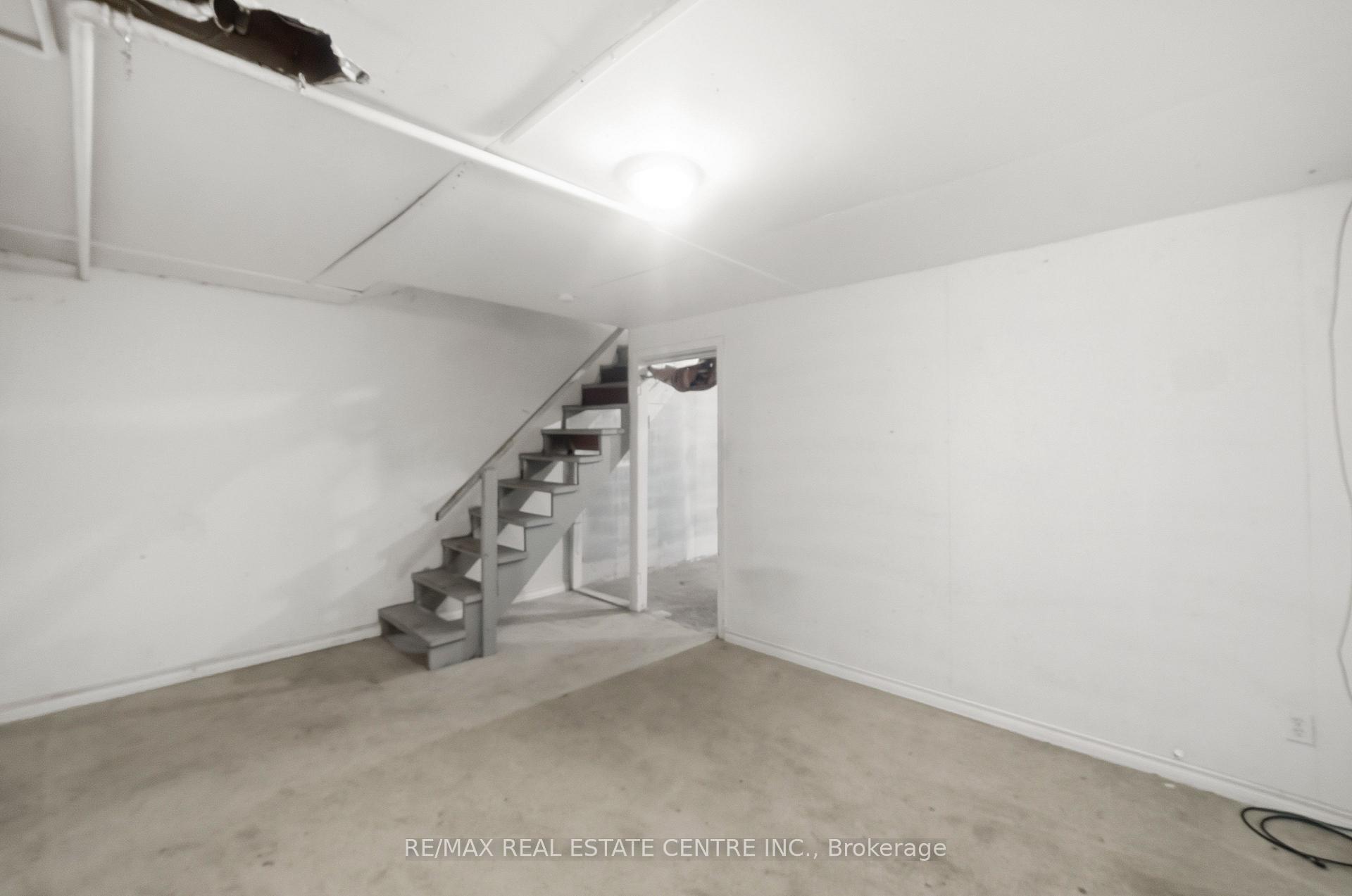 Photo 22 of Unit 10, 76 Borden Parkway, Kitchener, King East — HOMEH