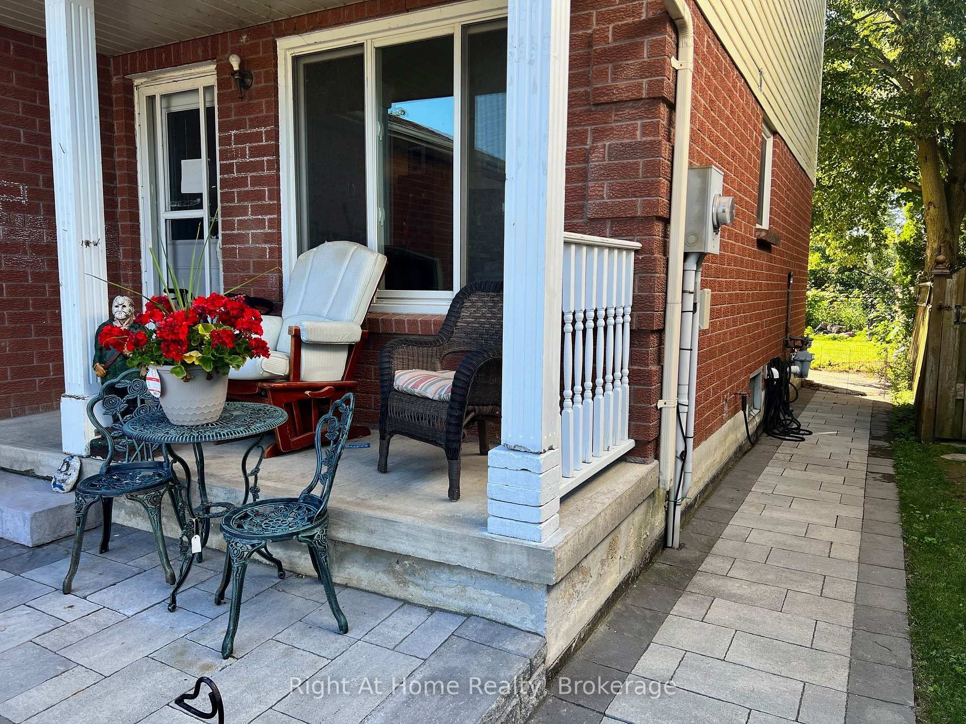 Photo 2 of 26 Moyse Drive, Clarington, Courtice — HOMEH