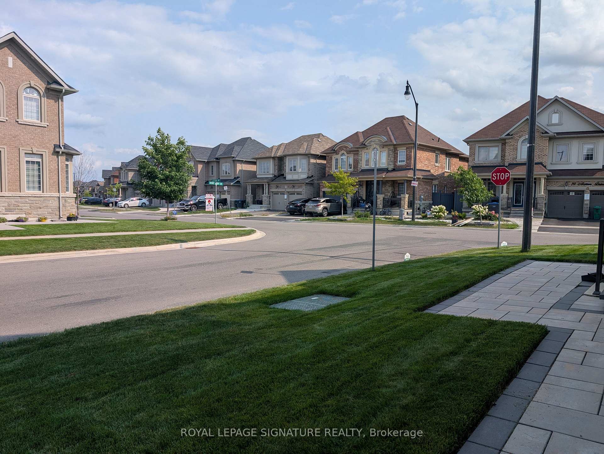 Photo 19 of 2 Henry Moody Street, Brampton, Northwest Brampton — HOMEH
