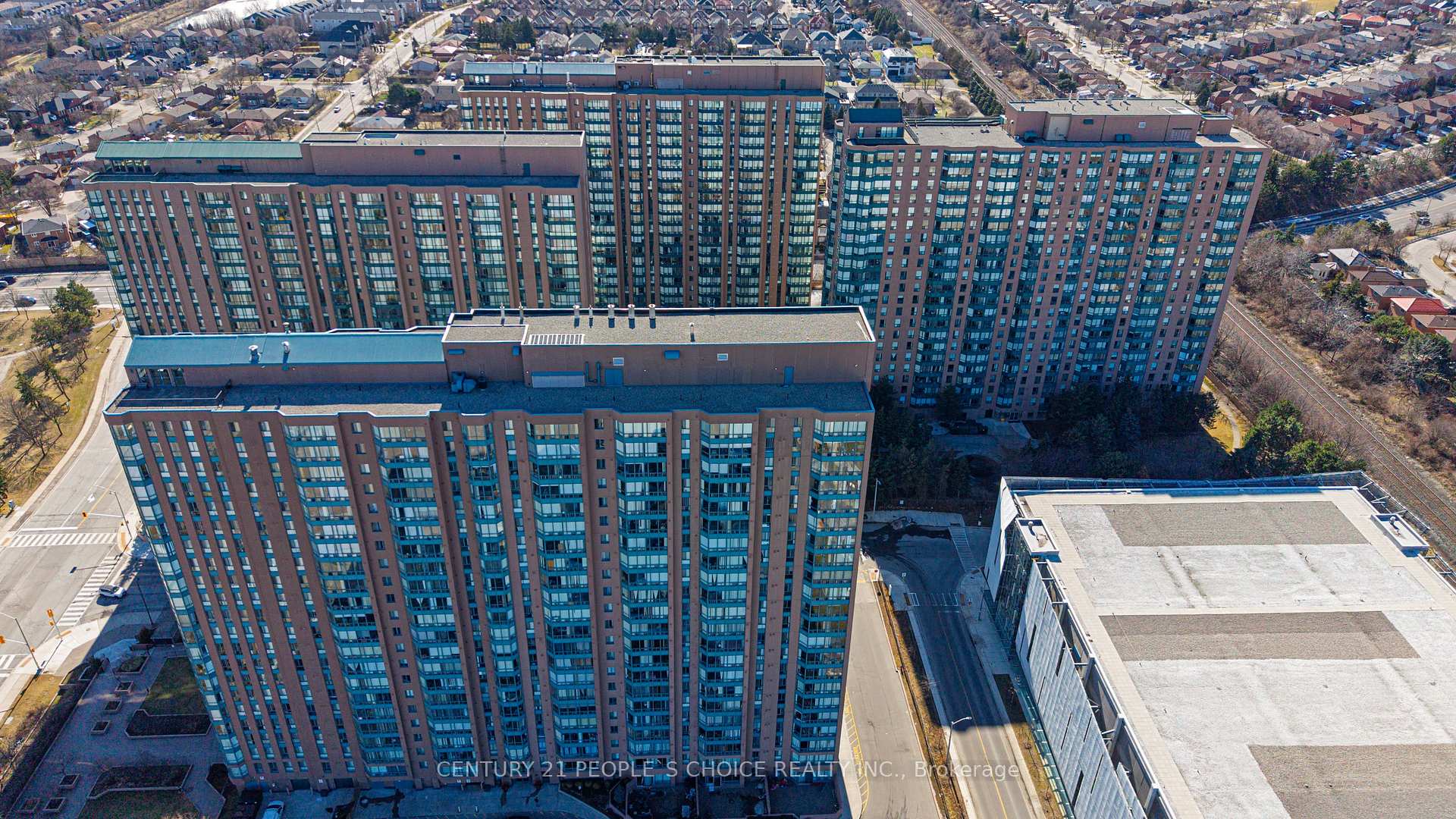 Photo 5 of Unit 1413, 155 Hillcrest Avenue, Mississauga, Cooksville — HOMEH