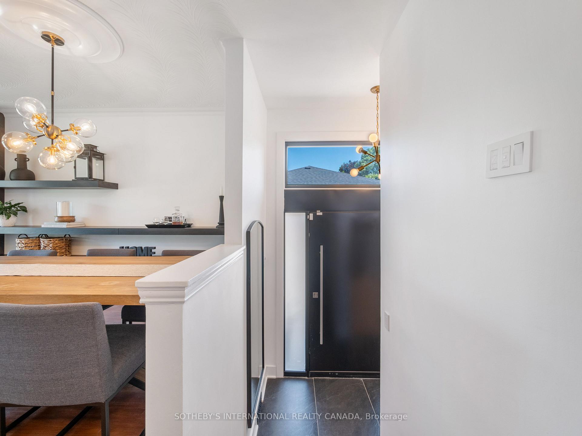 Photo 4 of 17 Sigmont Road, Etobicoke, Eringate-Centennial-West Deane — HOMEH