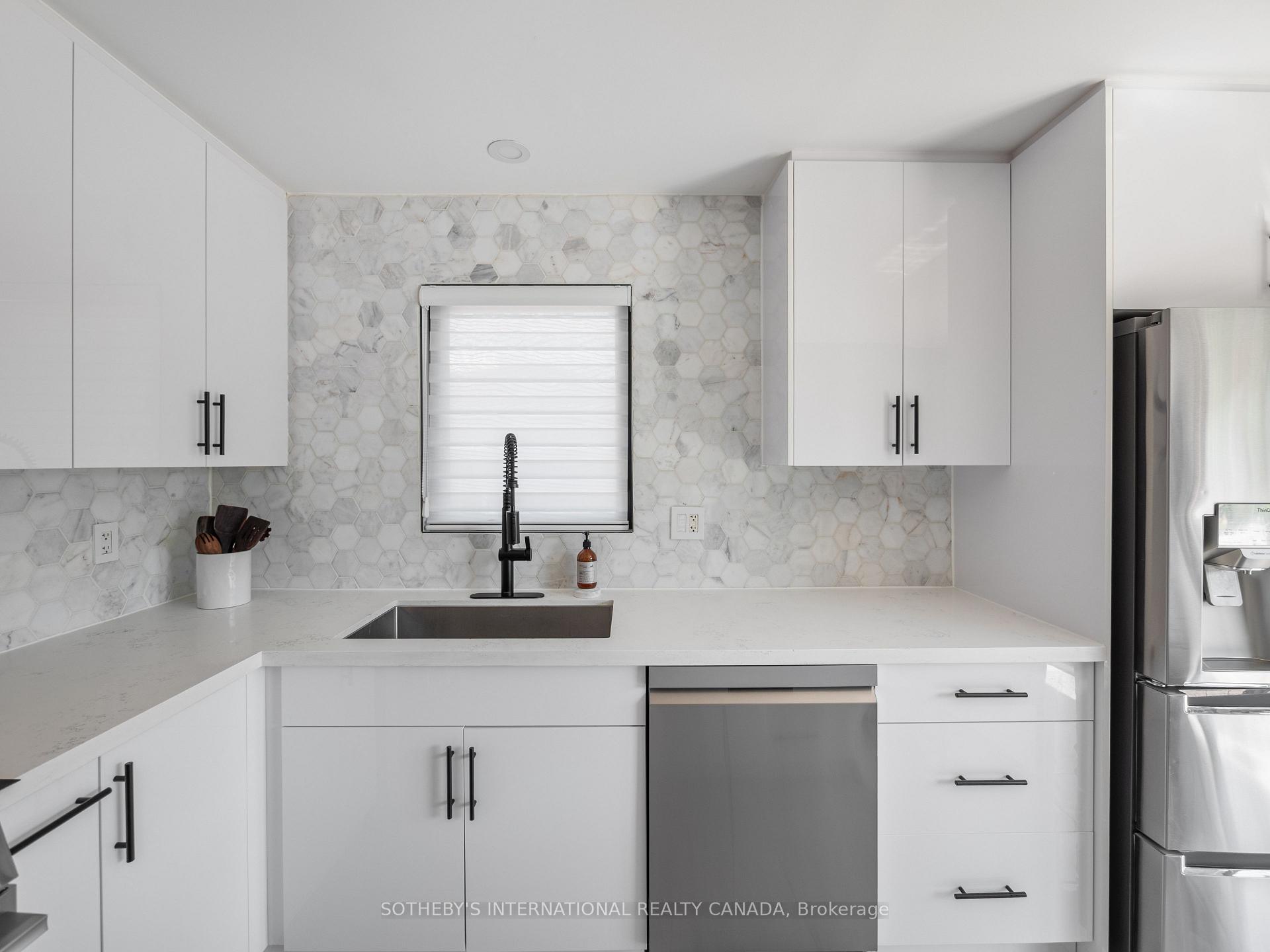Photo 13 of 17 Sigmont Road, Etobicoke, Eringate-Centennial-West Deane — HOMEH