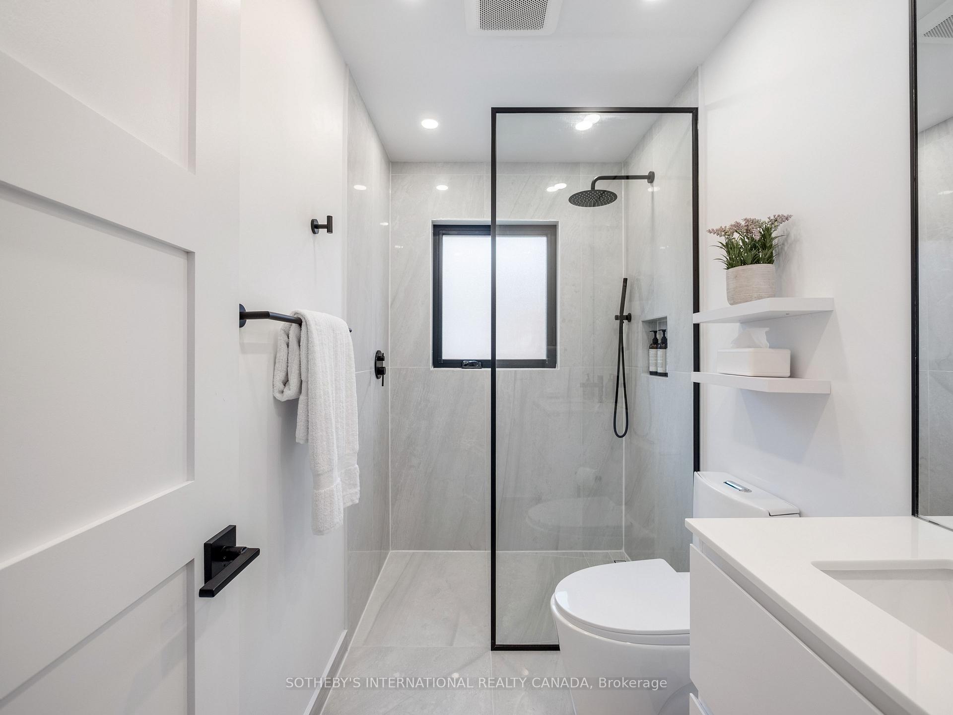 Photo 26 of 17 Sigmont Road, Etobicoke, Eringate-Centennial-West Deane — HOMEH