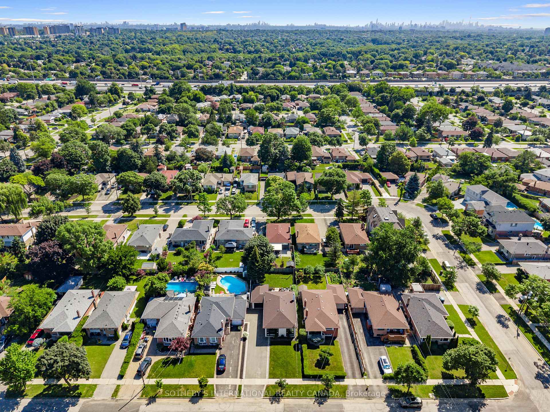 Photo 47 of 17 Sigmont Road, Etobicoke, Eringate-Centennial-West Deane — HOMEH