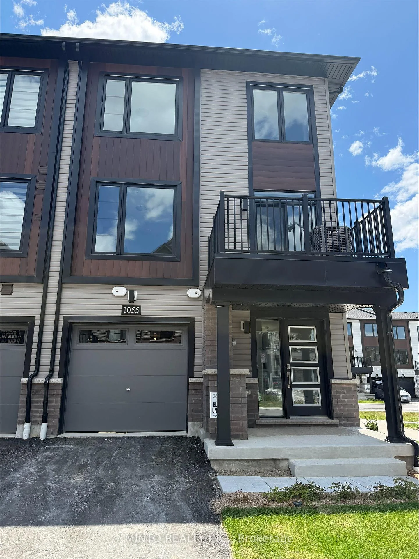 Photo 2 of 1202 Greentree Path, Oshawa, Kedron — HOMEH