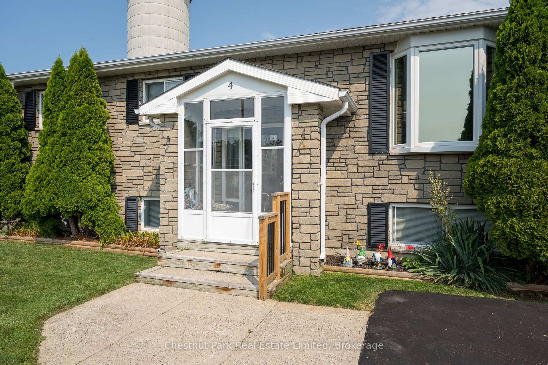 Photo 50 of 4 First Avenue, Prince Edward County, Wellington Ward — HOMEH