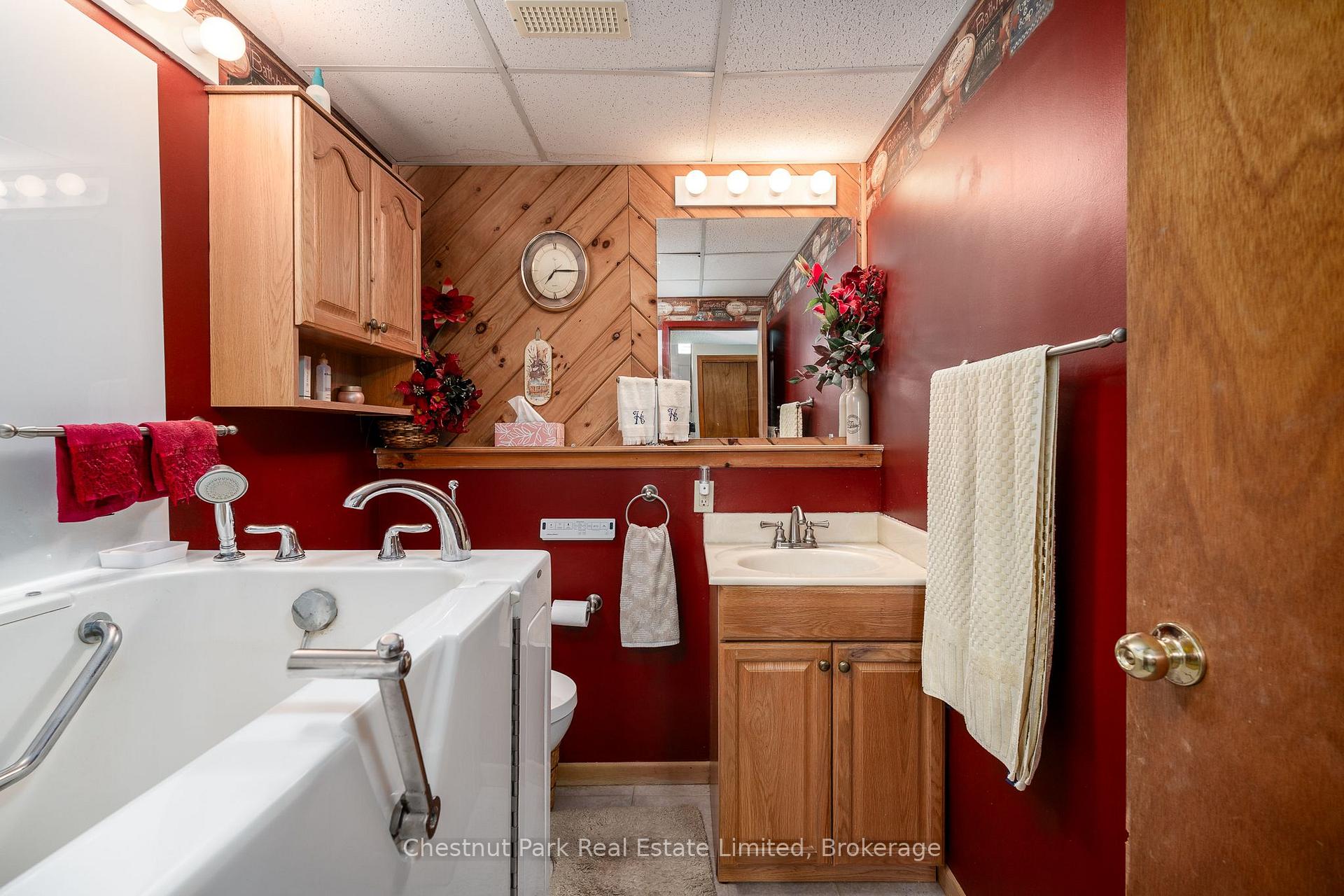 Photo 76 of 4 First Avenue, Prince Edward County, Wellington Ward — HOMEH