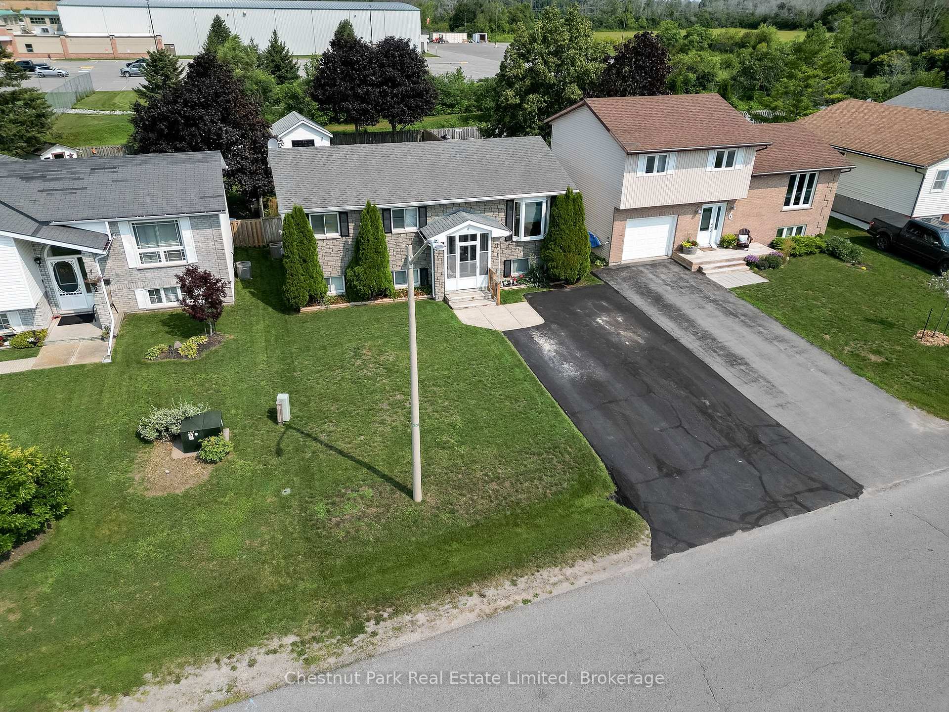 Photo 87 of 4 First Avenue, Prince Edward County, Wellington Ward — HOMEH