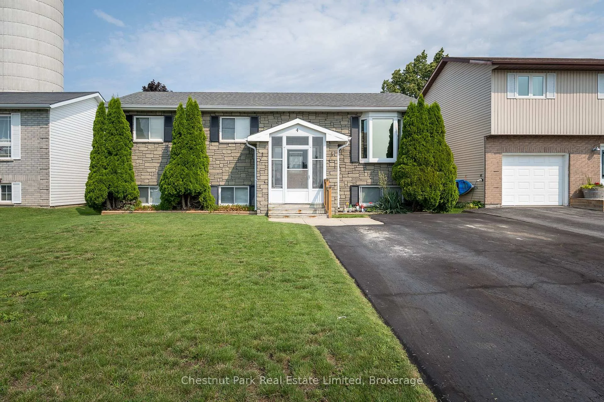 Photo 3 of 4 First Avenue, Prince Edward County, Wellington Ward — HOMEH