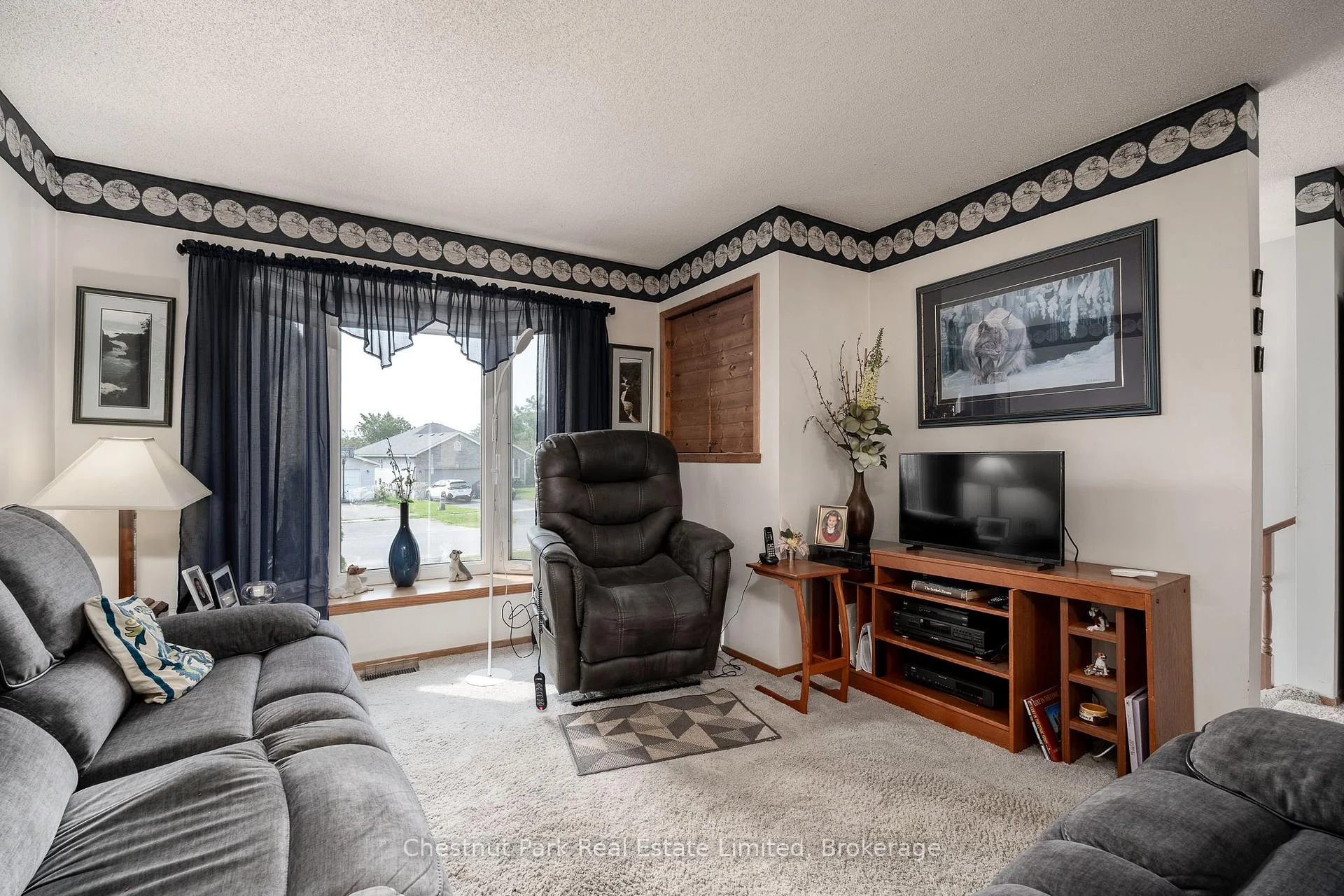 Photo 9 of 4 First Avenue, Prince Edward County, Wellington Ward — HOMEH