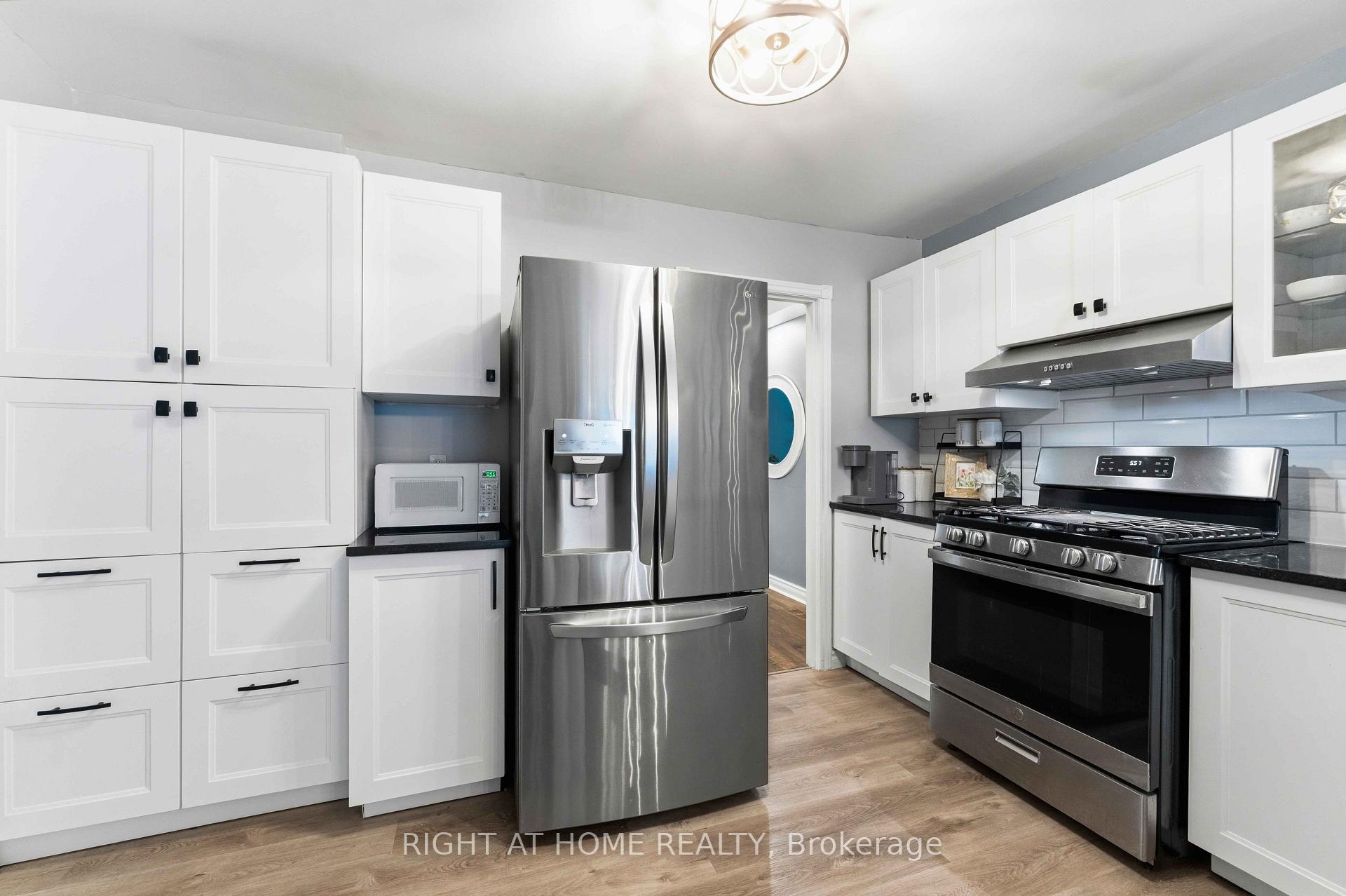 Photo 16 of 25 Waterton Crescent, Ottawa, Kanata - Bridlewood — HOMEH
