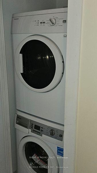 Photo 3 of Unit 2705, 32 Davenport Road, Toronto, The Annex — HOMEH