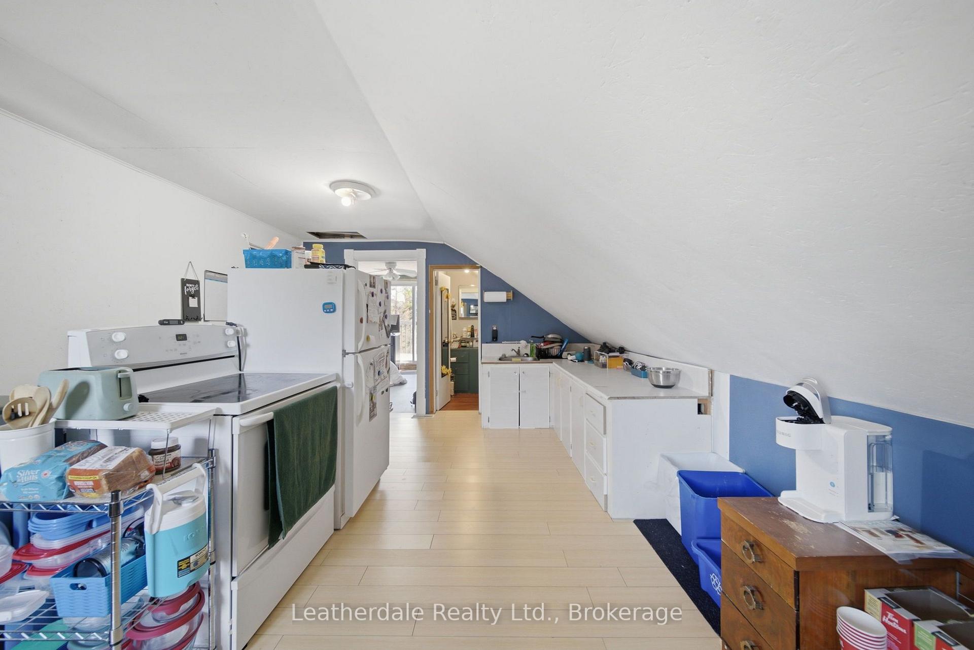 Photo 15 of 87 Bond Street, Orillia — HOMEH