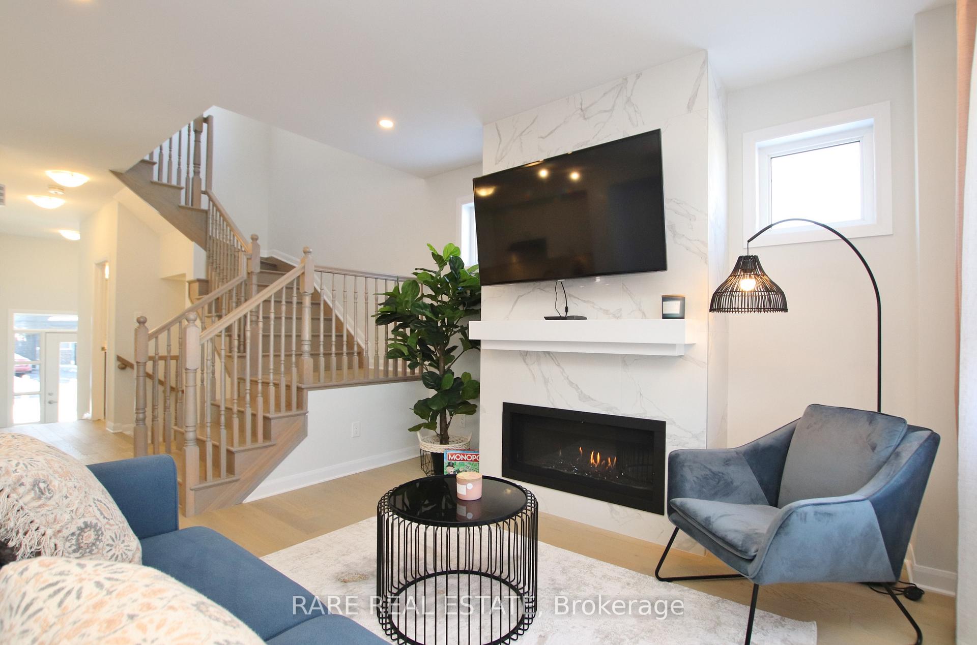 Photo 3 of 126 Attwell Private, Ottawa, Kanata - Morgan's Grant/South March — HOMEH
