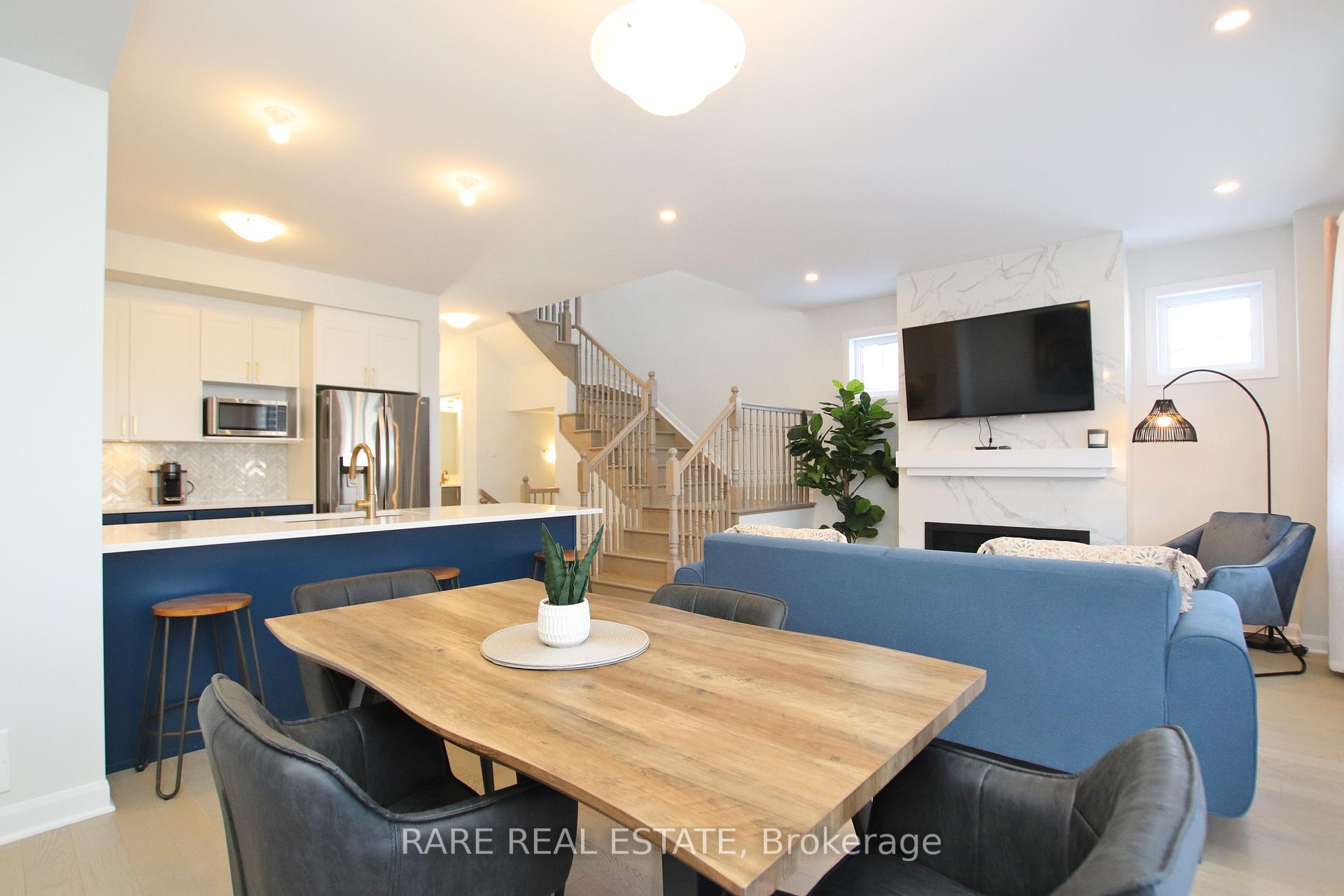 Photo 6 of 126 Attwell Private, Ottawa, Kanata - Morgan's Grant/South March — HOMEH