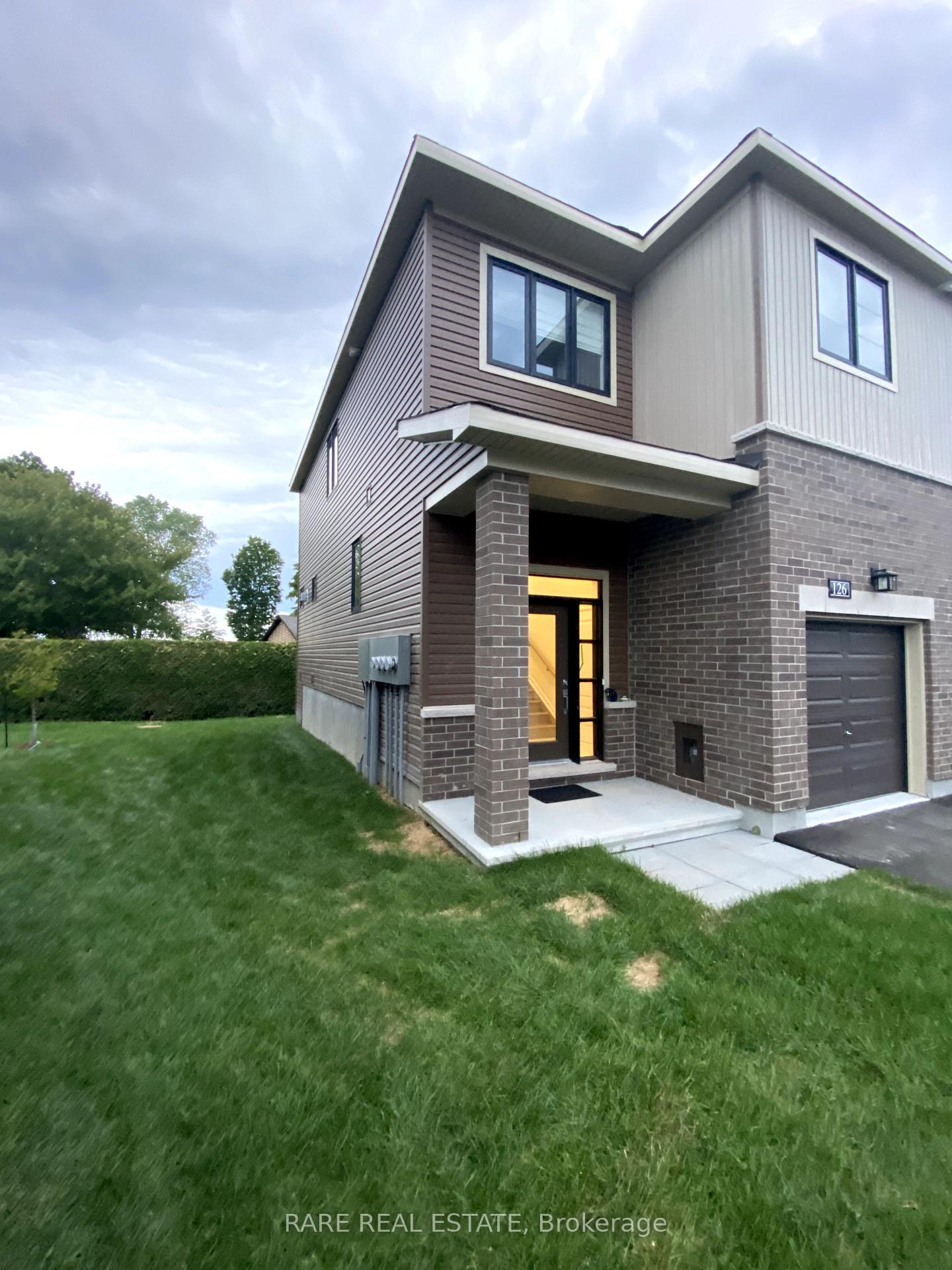 Photo 20 of 126 Attwell Private, Ottawa, Kanata - Morgan's Grant/South March — HOMEH