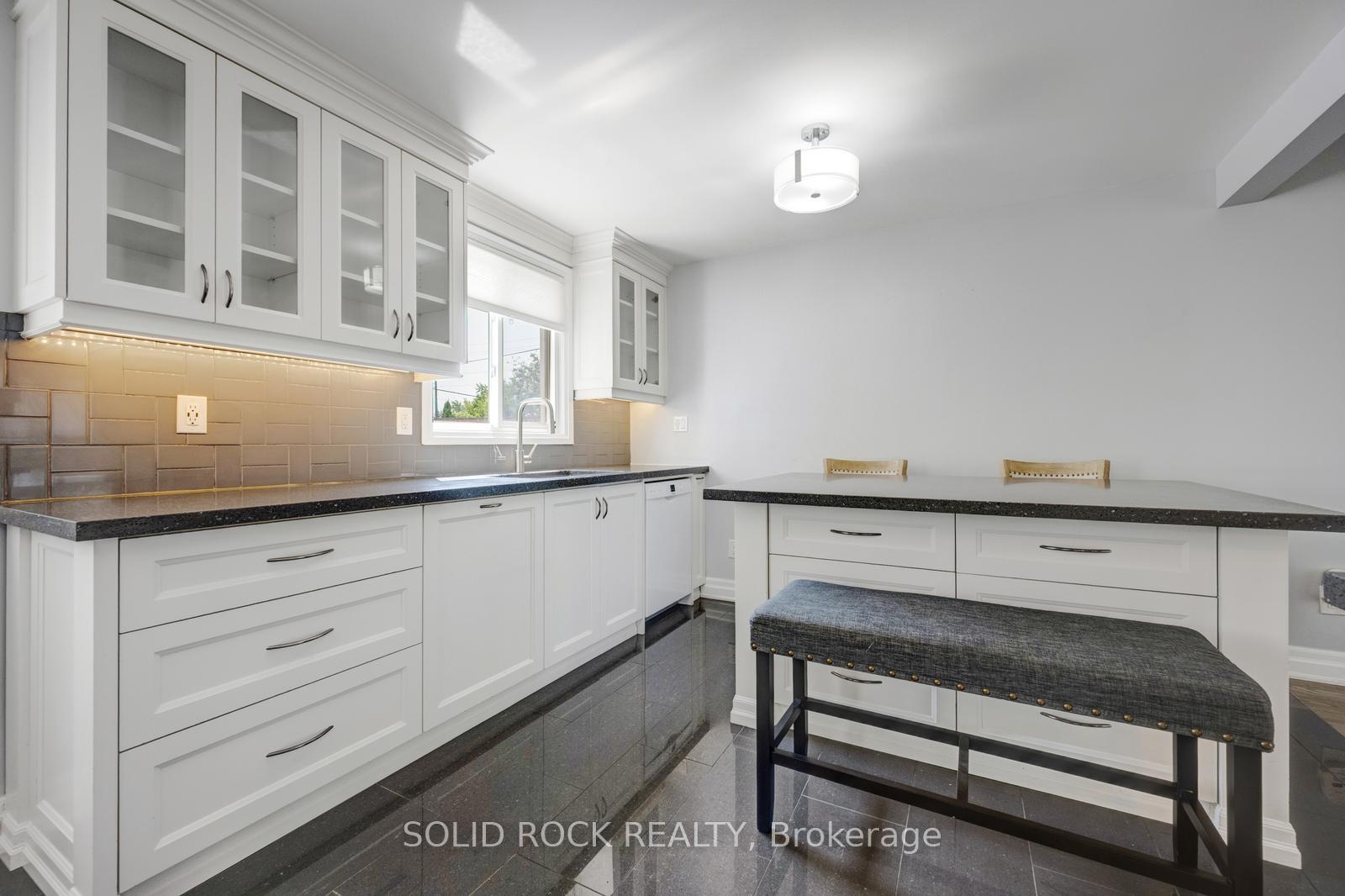 Photo 9 of 5372 Spruce Avenue, Burlington, Appleby — HOMEH