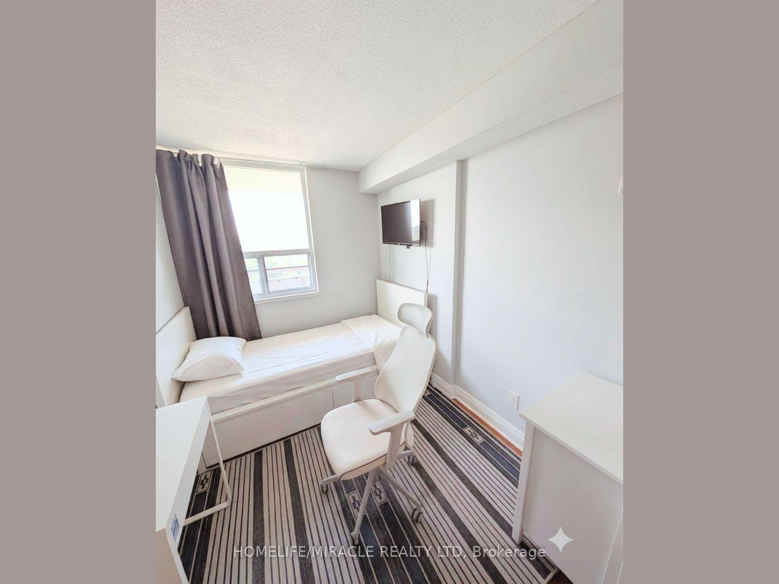 Photo 6 of Unit 906, 1 Royal Orchard Boulevard, Markham, Royal Orchard — HOMEH