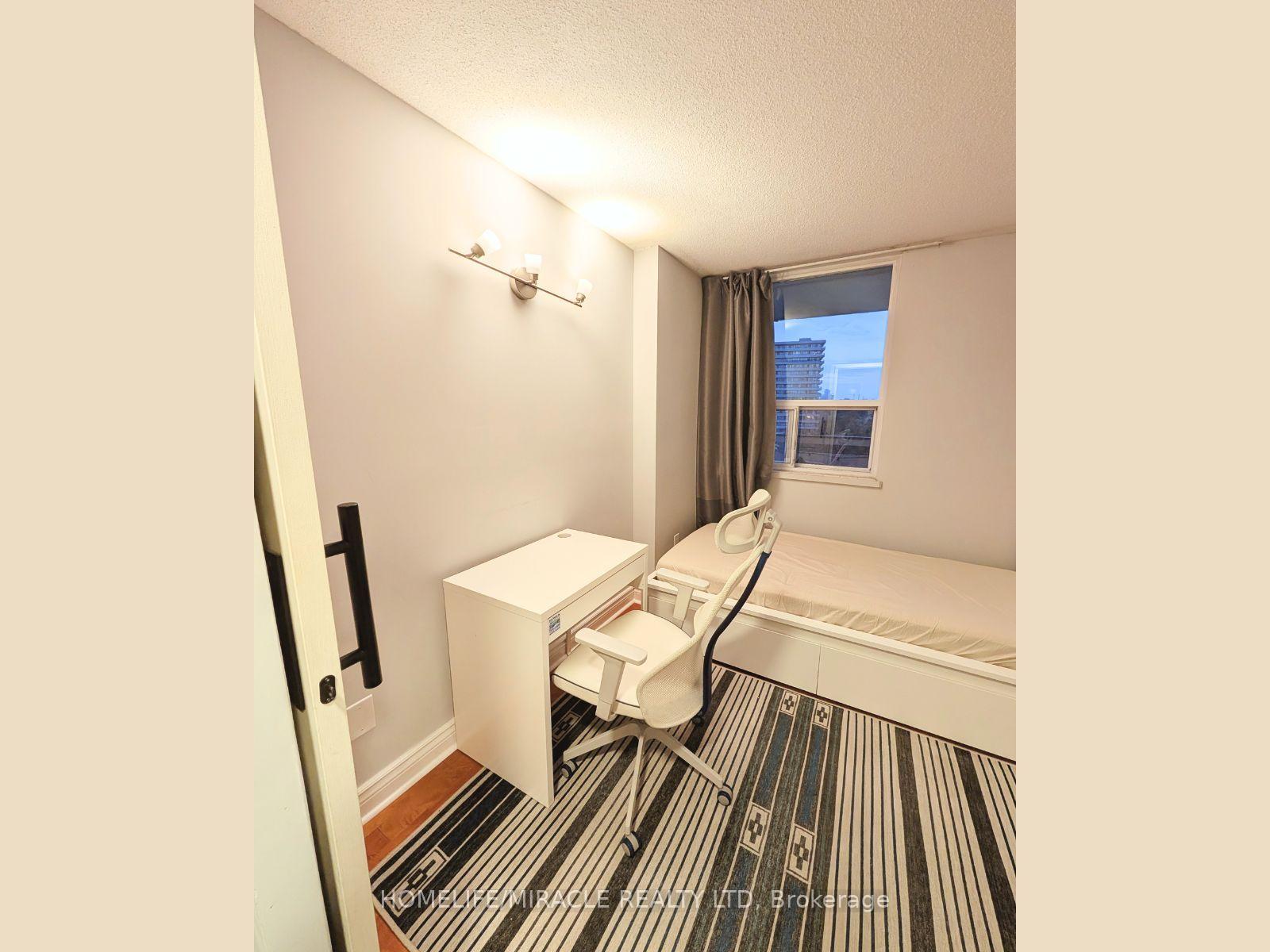 Photo 7 of Unit 906, 1 Royal Orchard Boulevard, Markham, Royal Orchard — HOMEH