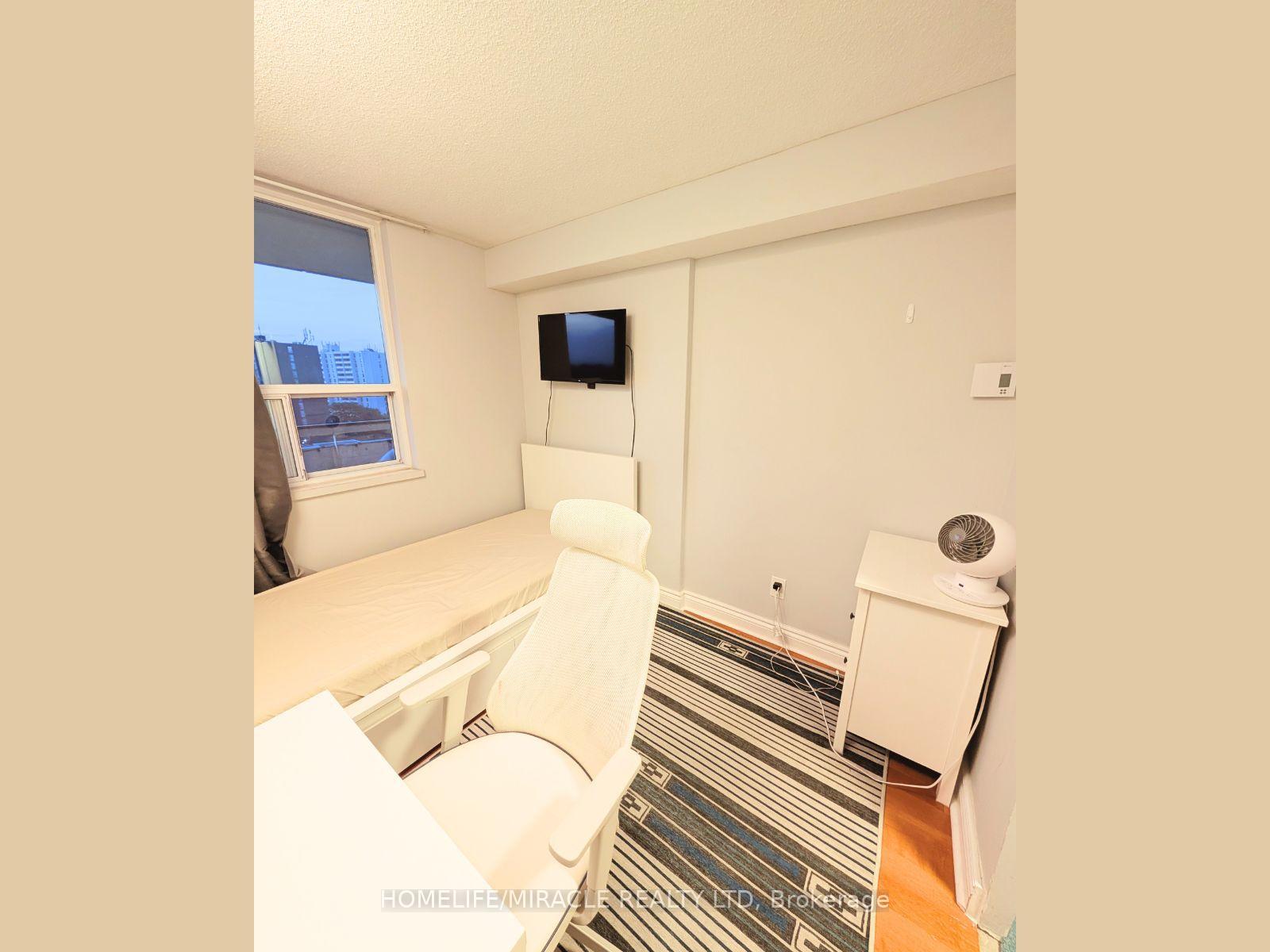 Photo 9 of Unit 906, 1 Royal Orchard Boulevard, Markham, Royal Orchard — HOMEH