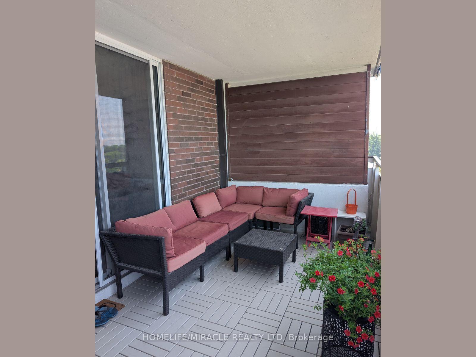 Photo 12 of Unit 906, 1 Royal Orchard Boulevard, Markham, Royal Orchard — HOMEH