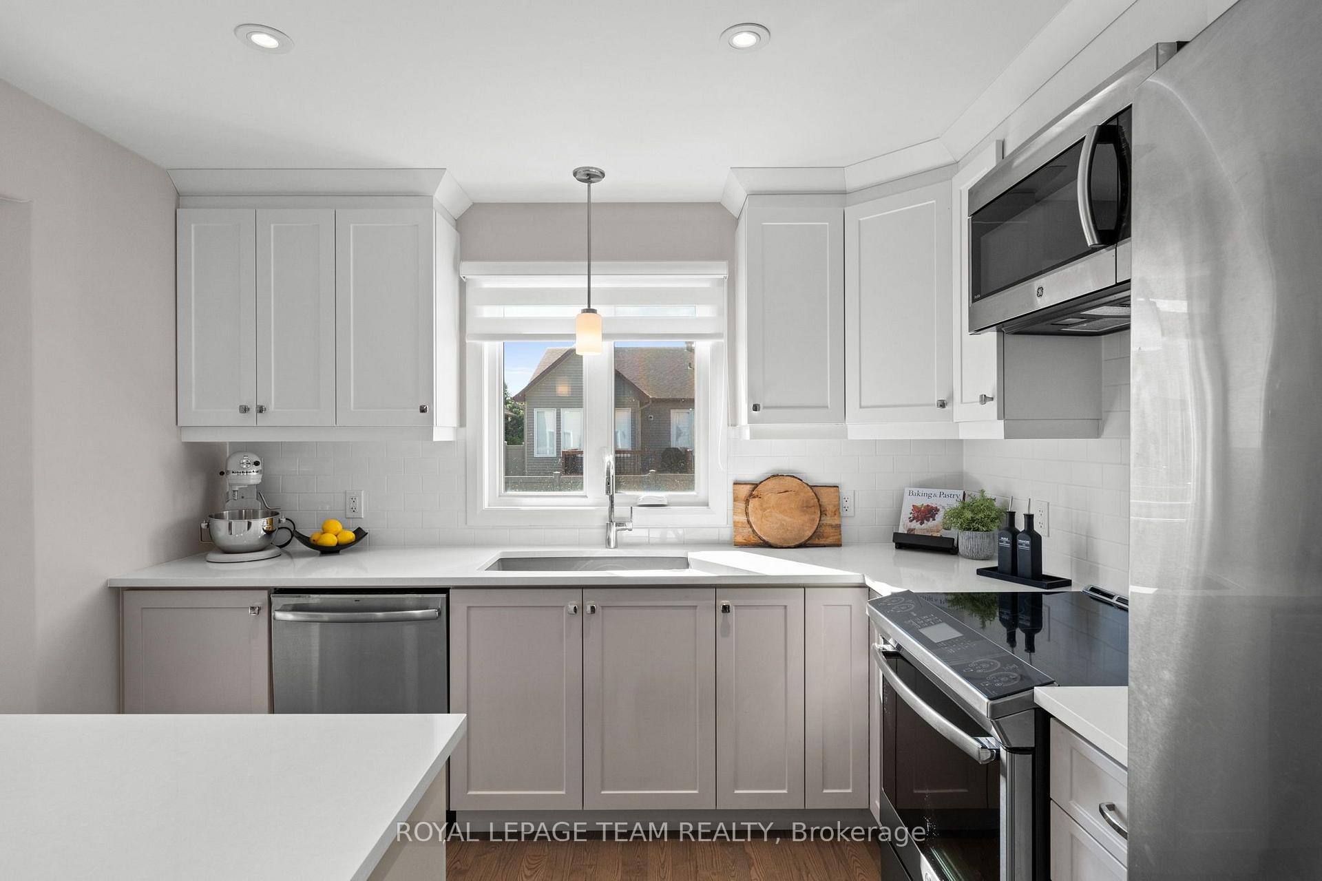 Photo 13 of 408 Twilight Avenue, Russell, Village of Russell — HOMEH