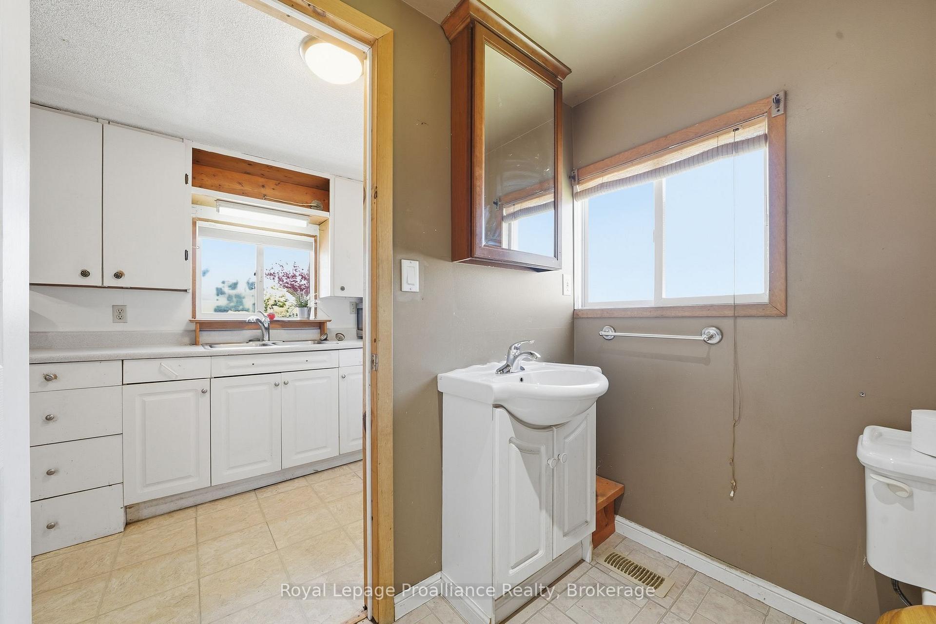 Photo 23 of 252 Sidney Street, Quinte West, Trenton Ward — HOMEH