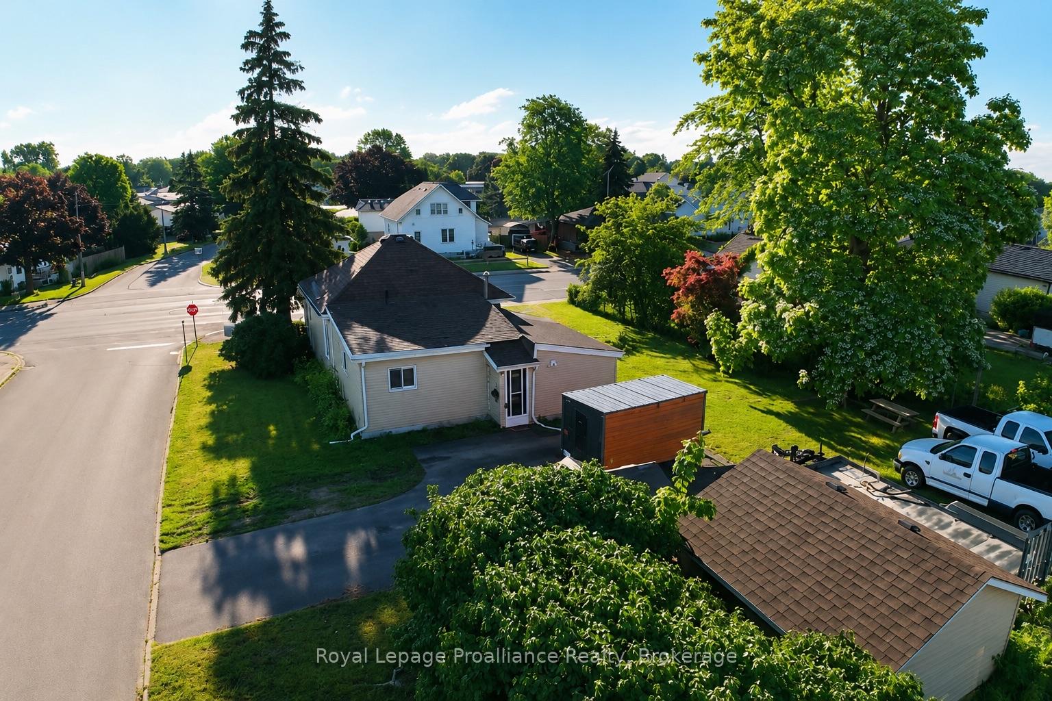 Photo 4 of 252 Sidney Street, Quinte West, Trenton Ward — HOMEH